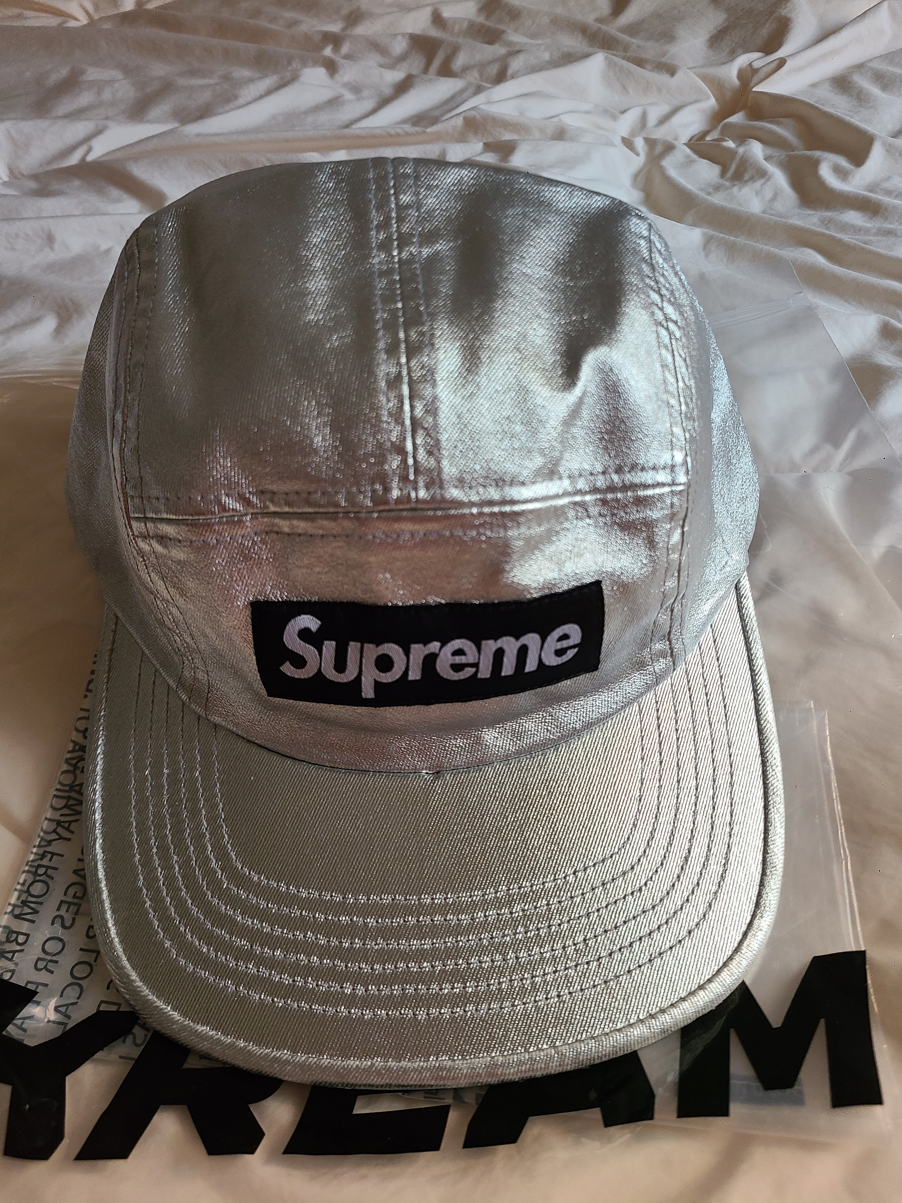 Supreme Washed Chino Twill Camp Cap Silver - 25SS 착용 스타일 - 2