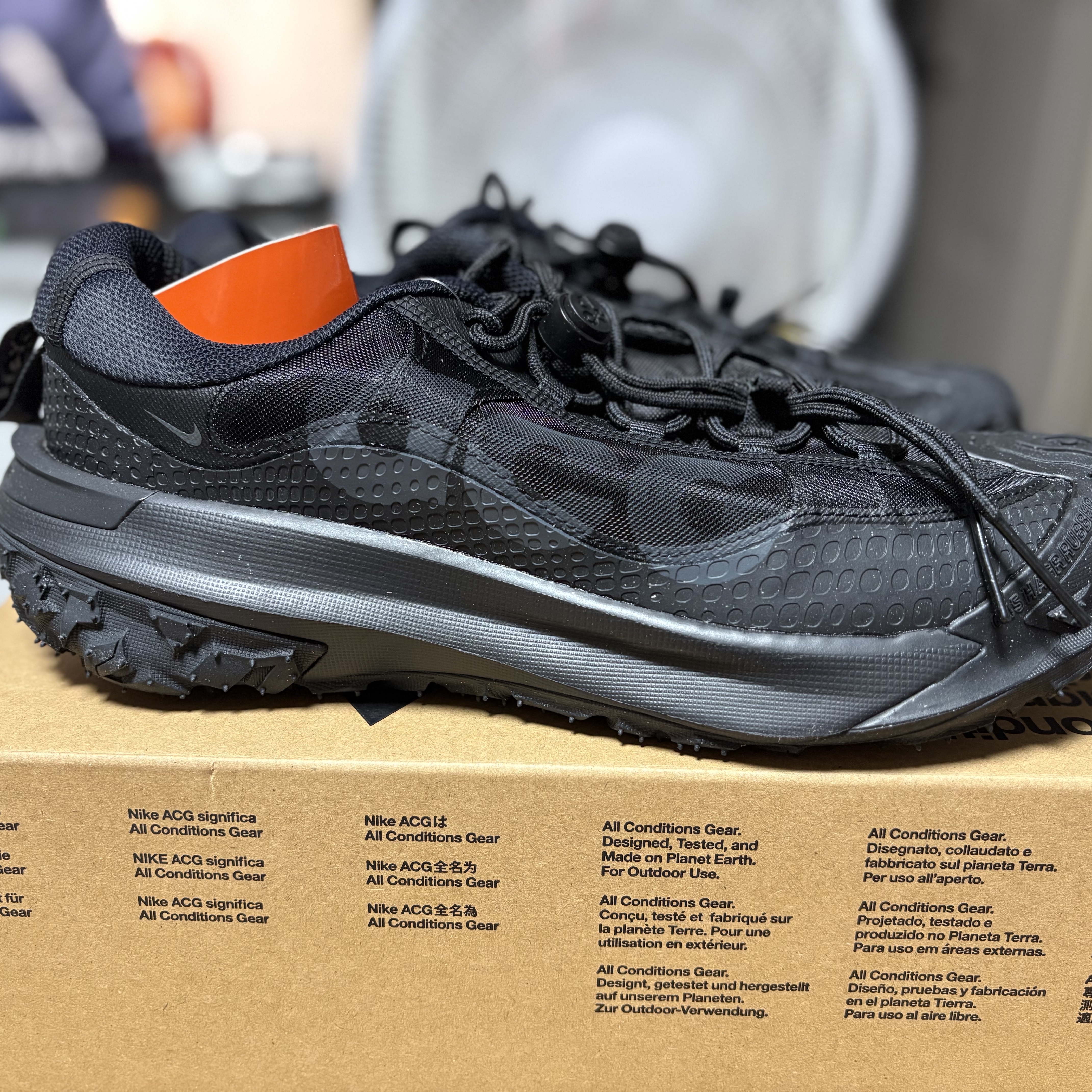 Nike ACG Mountain Fly 2 Low Black 착용 스타일 - 3