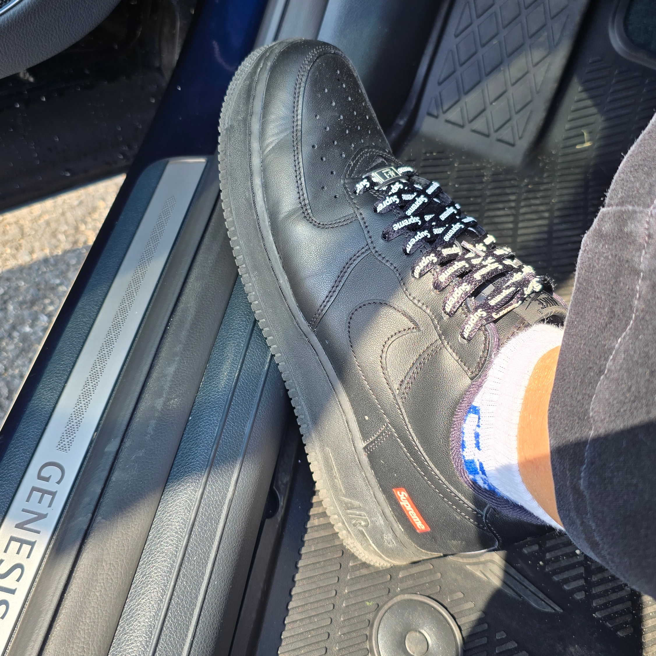Nike x Supreme Air Force 1 Low Black 착용 스타일