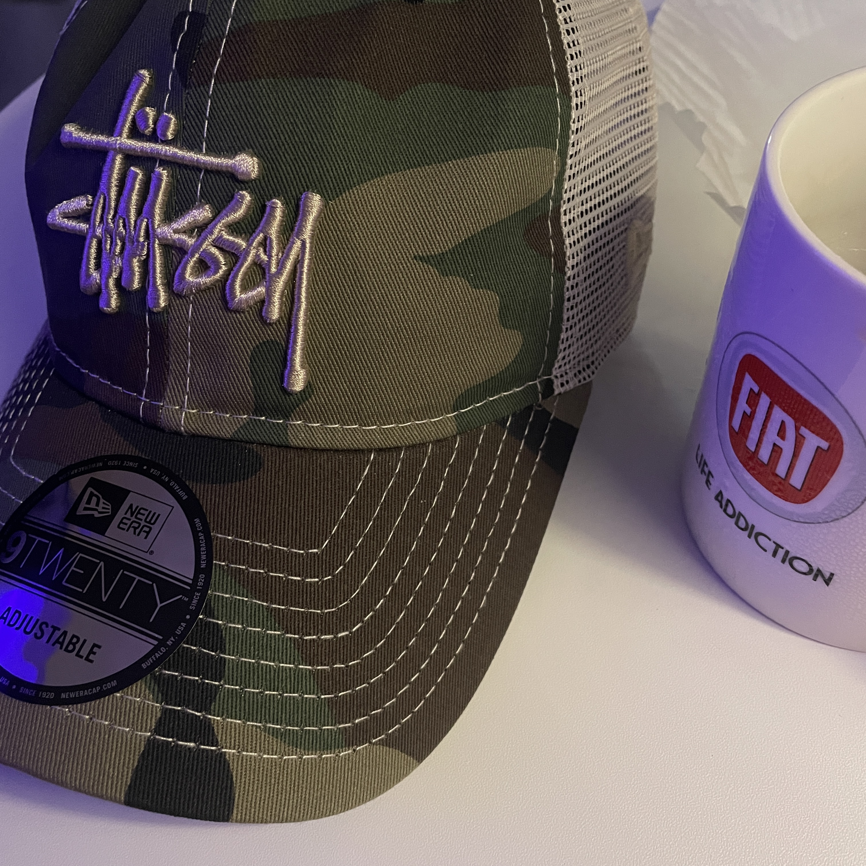 Stussy New Era 9twenty Basic Trucker Woodland Camo 착용 스타일