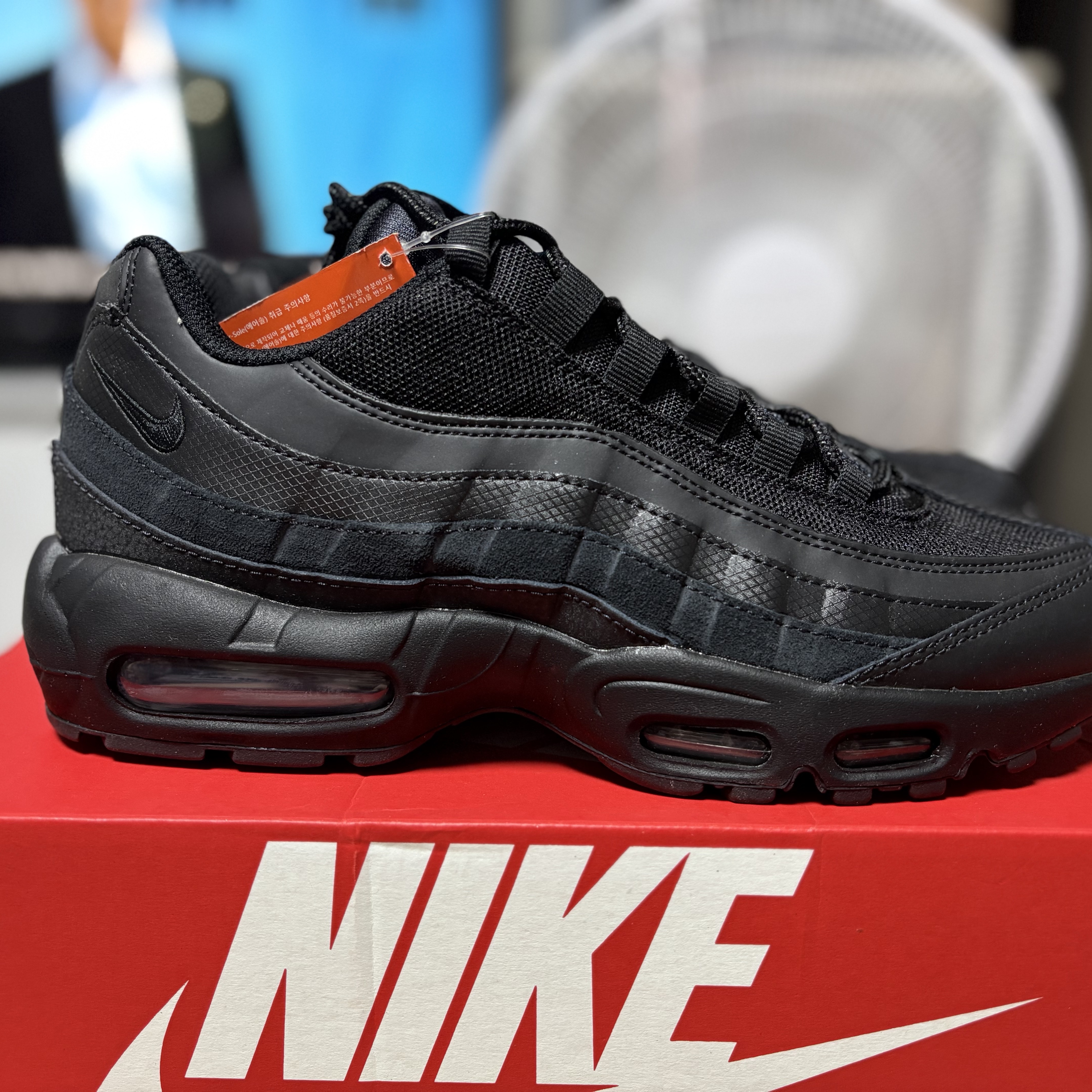 Nike Air Max 95 Essential Triple Black 2020 착용 스타일 - 3
