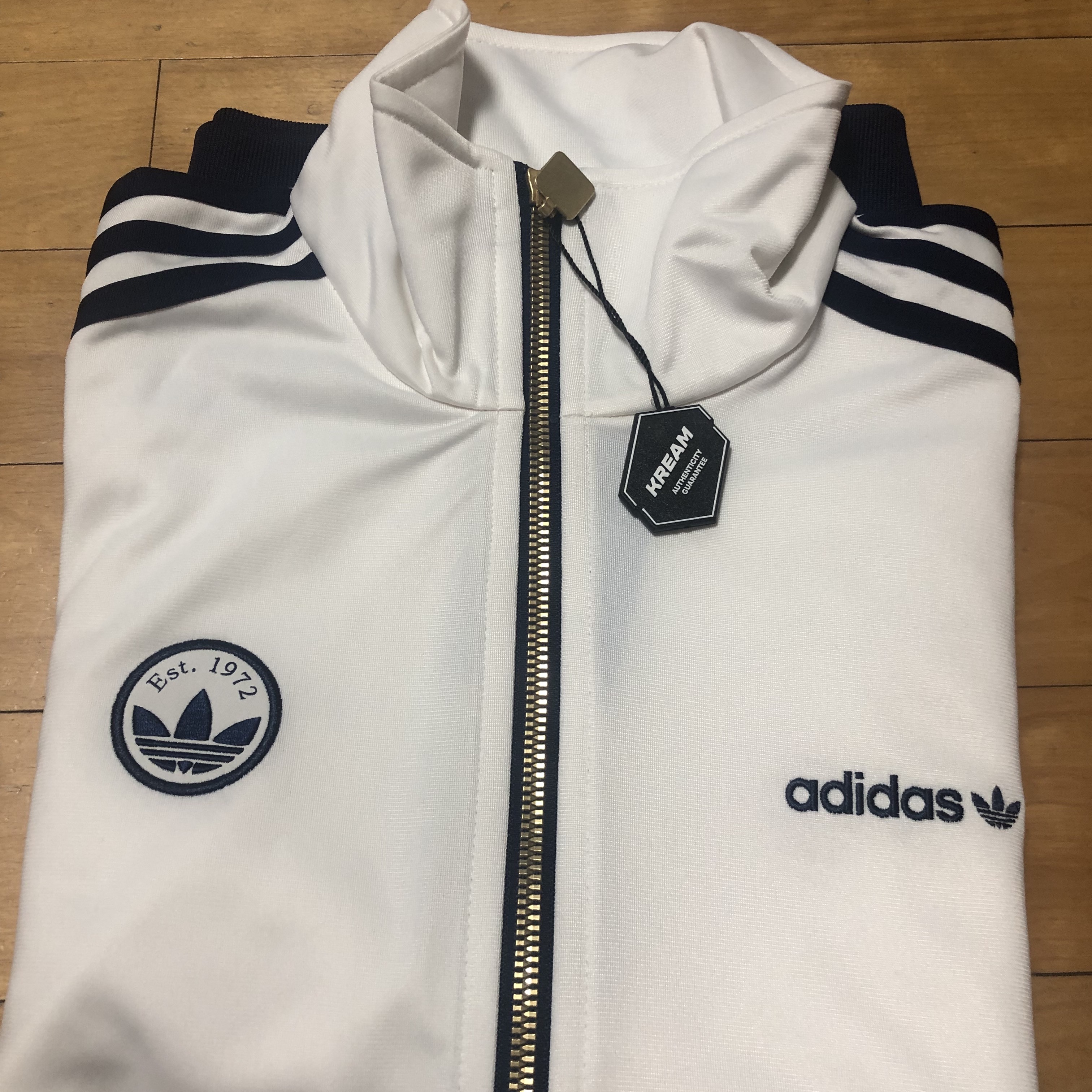 (W) Adidas Firebird Badge Track Top Cloud White - KR Sizing 착용 스타일