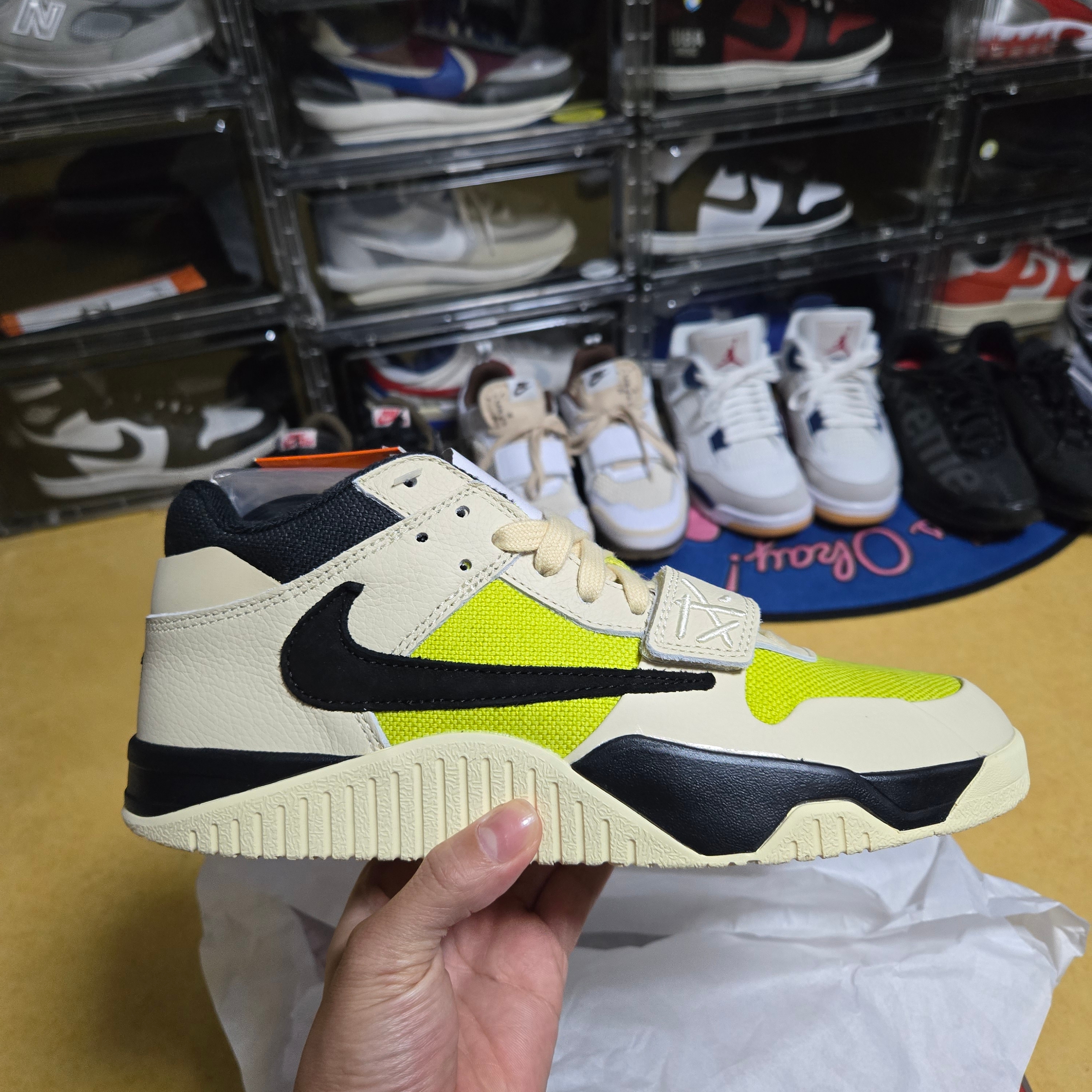 Jordan x Travis Scott Jumpman Jack TR Bright Cactus 착용 스타일 - 1