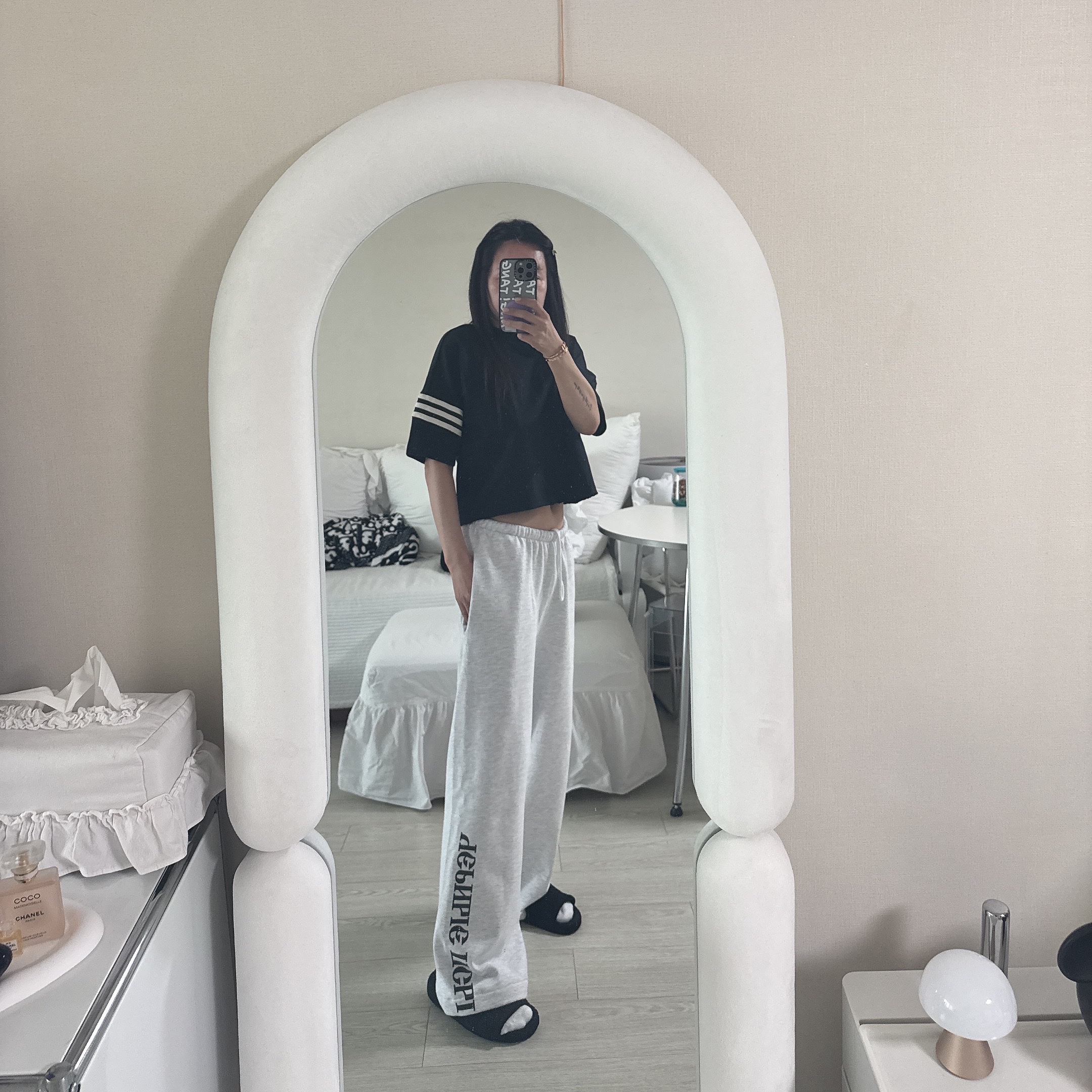 Yeezy x Gosha Rubchinskiy YZY Black Dogs Jogger Heather Grey 착용 스타일