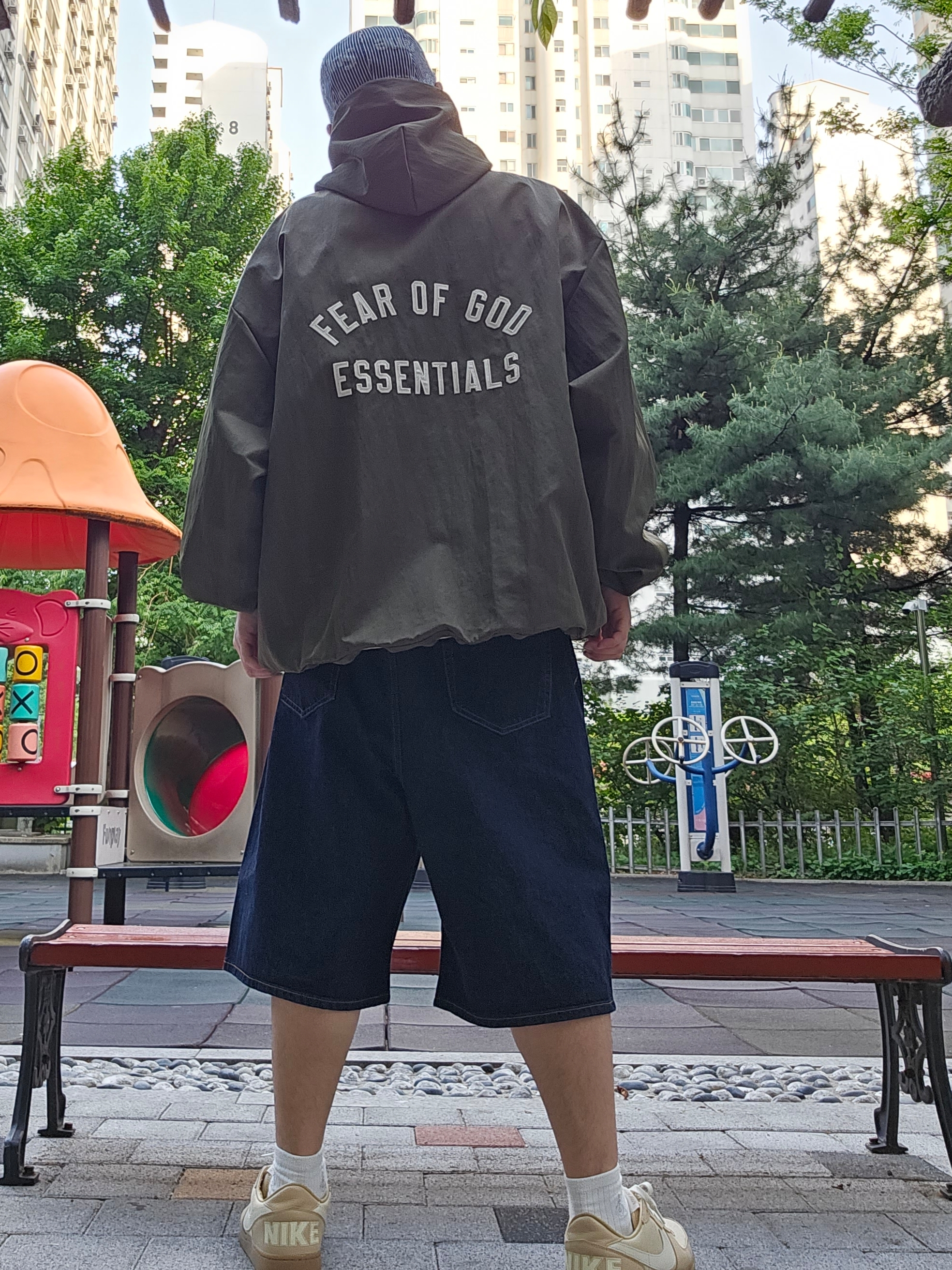 Supreme Denim Camp Cap Stripe - 24SS, Essentials Textured Nylon Hooded Coaches Jacket Military - 24FW 착용 스타일 - 1