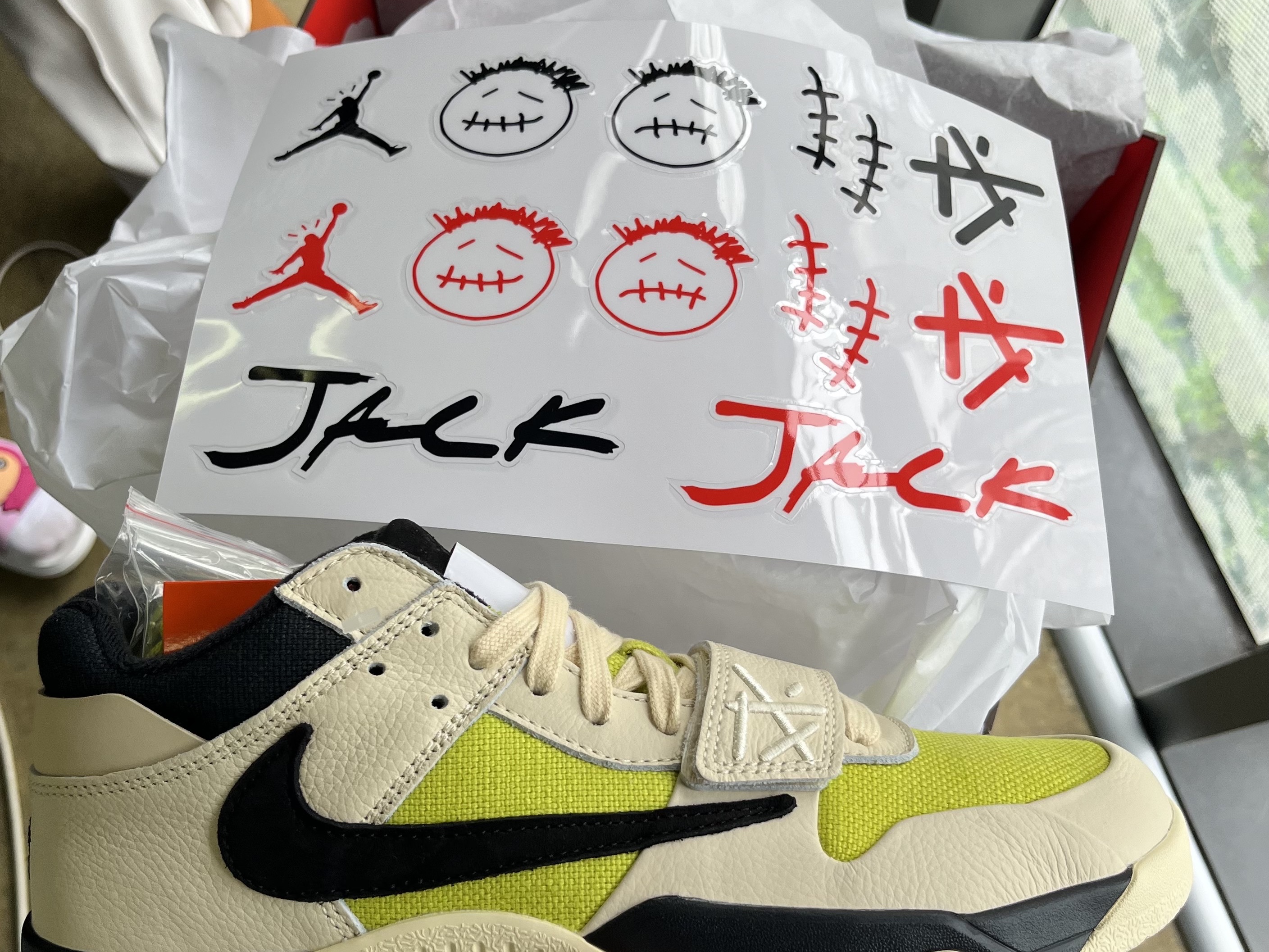 Jordan x Travis Scott Jumpman Jack TR Bright Cactus 착용 스타일