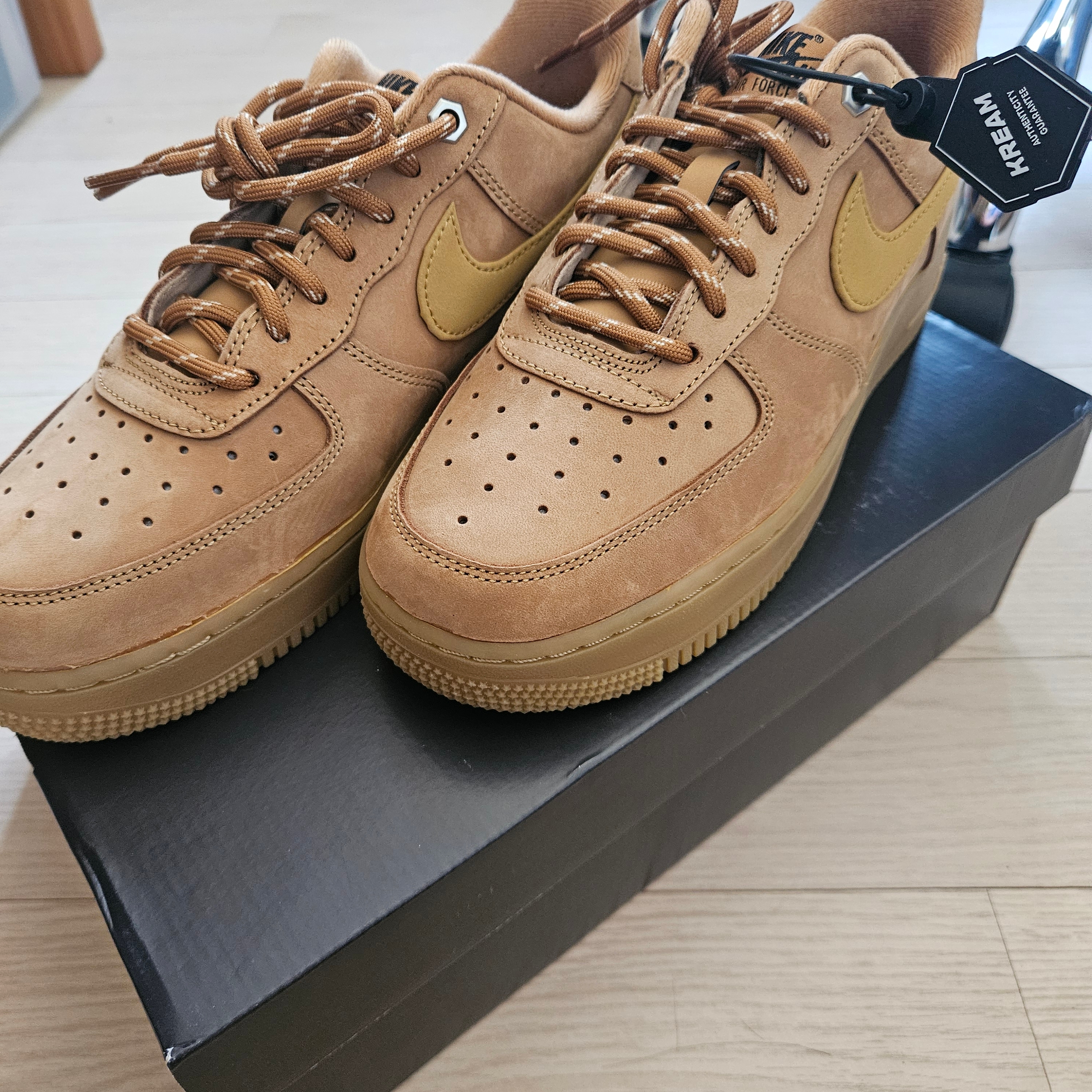 (W) Nike Air Force 1 '07 WB Flax Wheat 착용 스타일 - 2