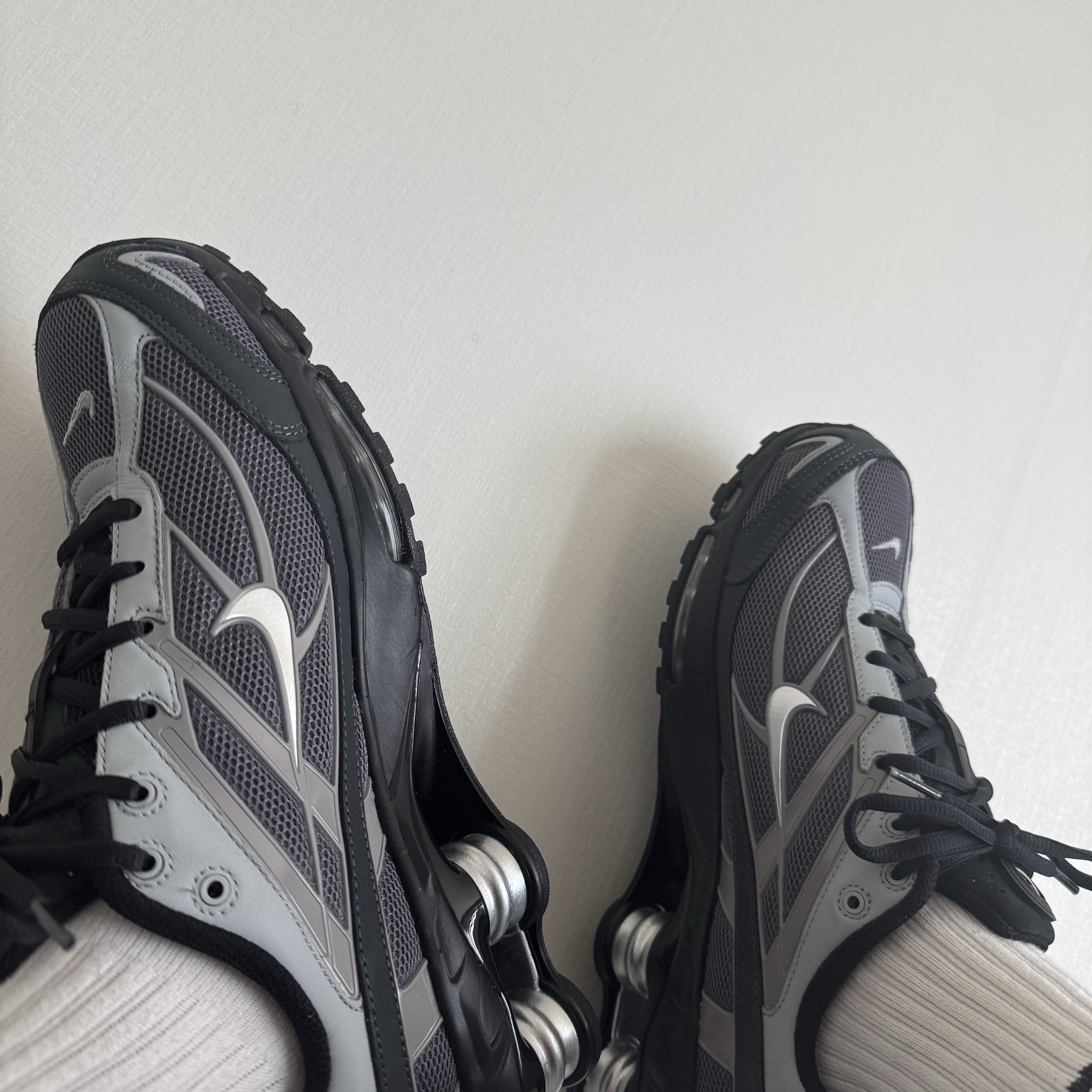 Nike Shox Ride 2 Light Graphite Anthracite 착용 스타일