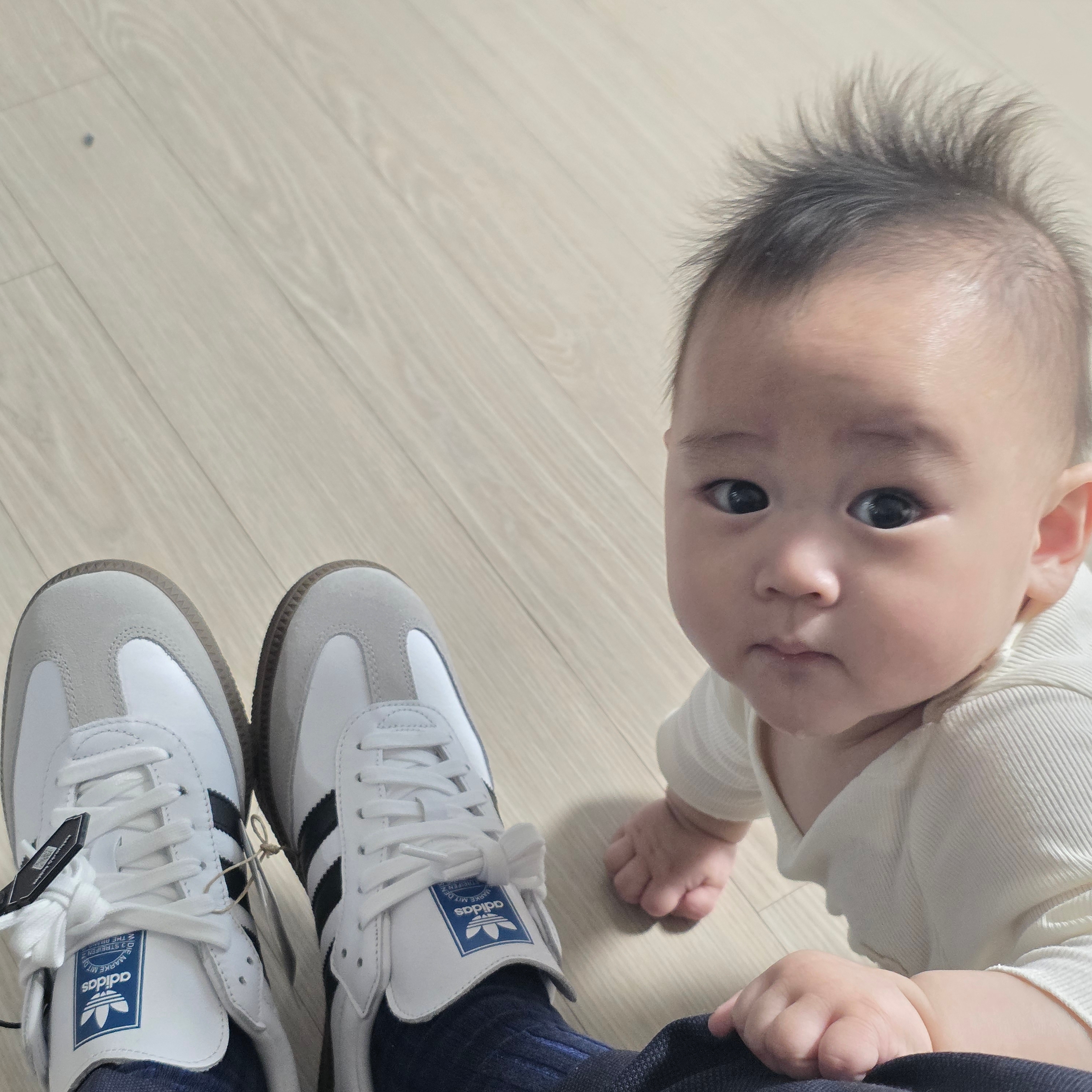 Adidas Samba OG Cloud White 착용 스타일 - 2