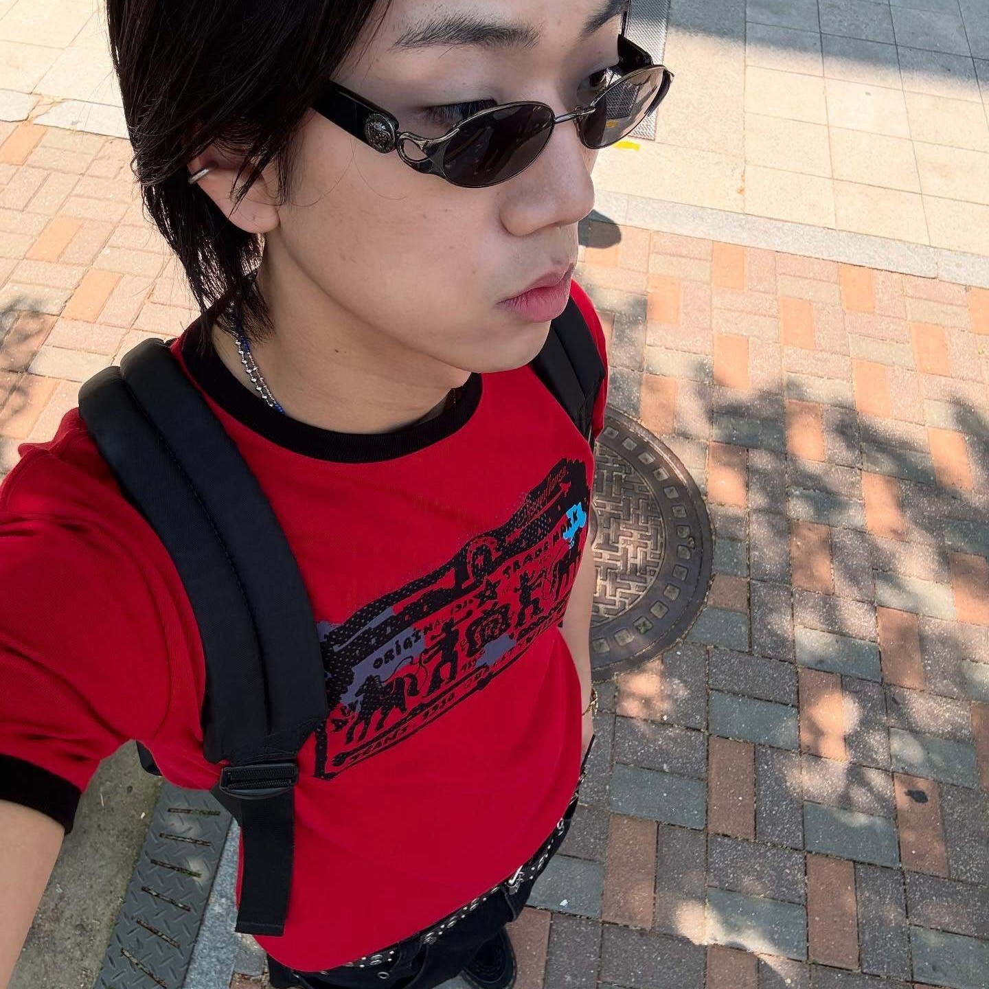 Thevinylhouse Cowboy Pictogram Ringer Tee Red 착용 스타일
