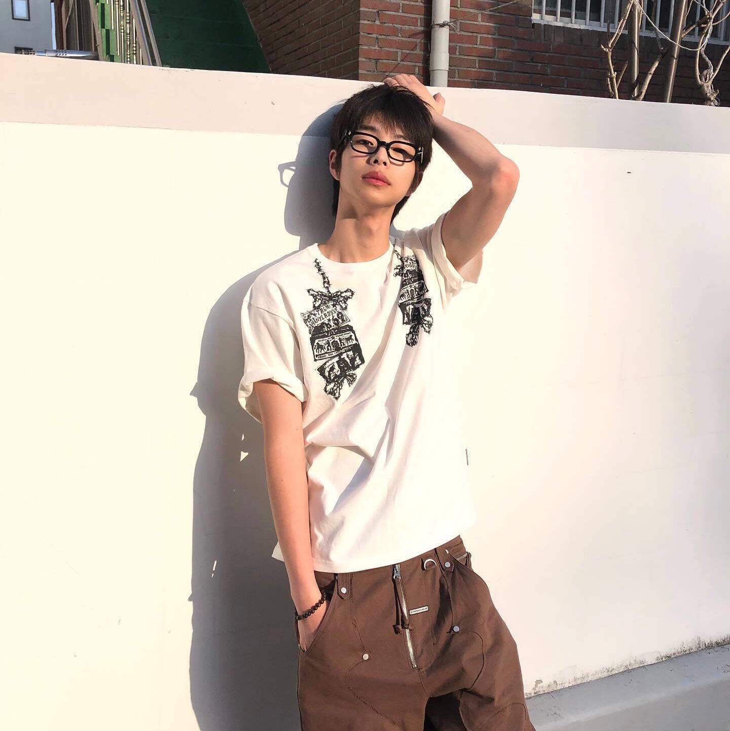 Thevinylhouse Chain Ribbon Tee White, Thevinylhouse Western Boots Cut Pants Brown 착용 스타일