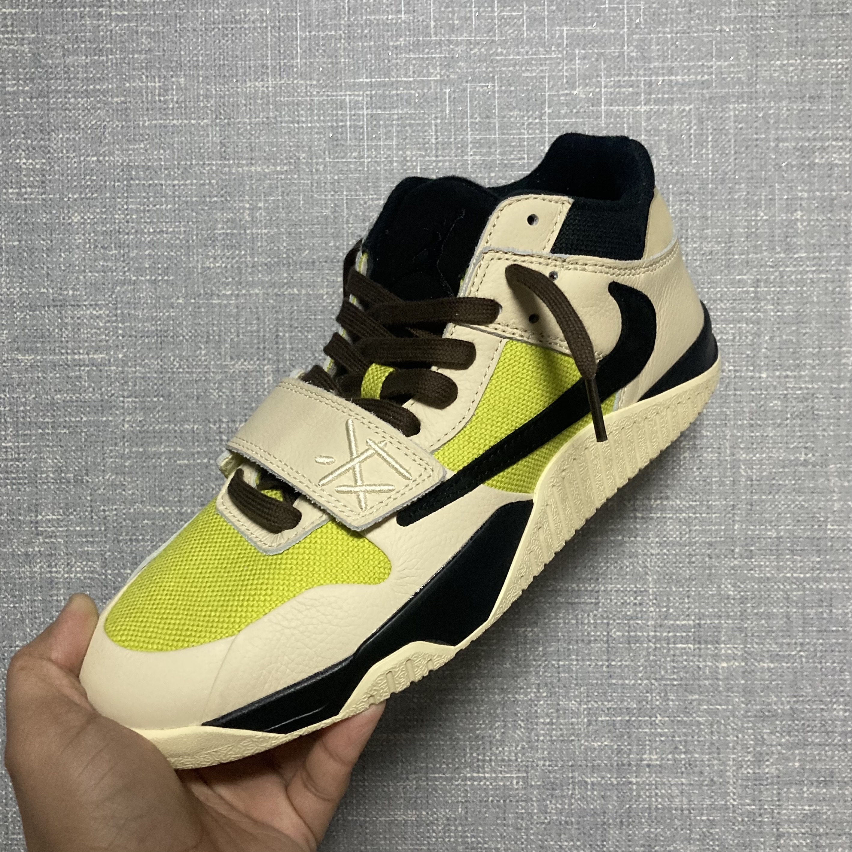 Jordan x Travis Scott Jumpman Jack TR Bright Cactus 착용 스타일 - 5