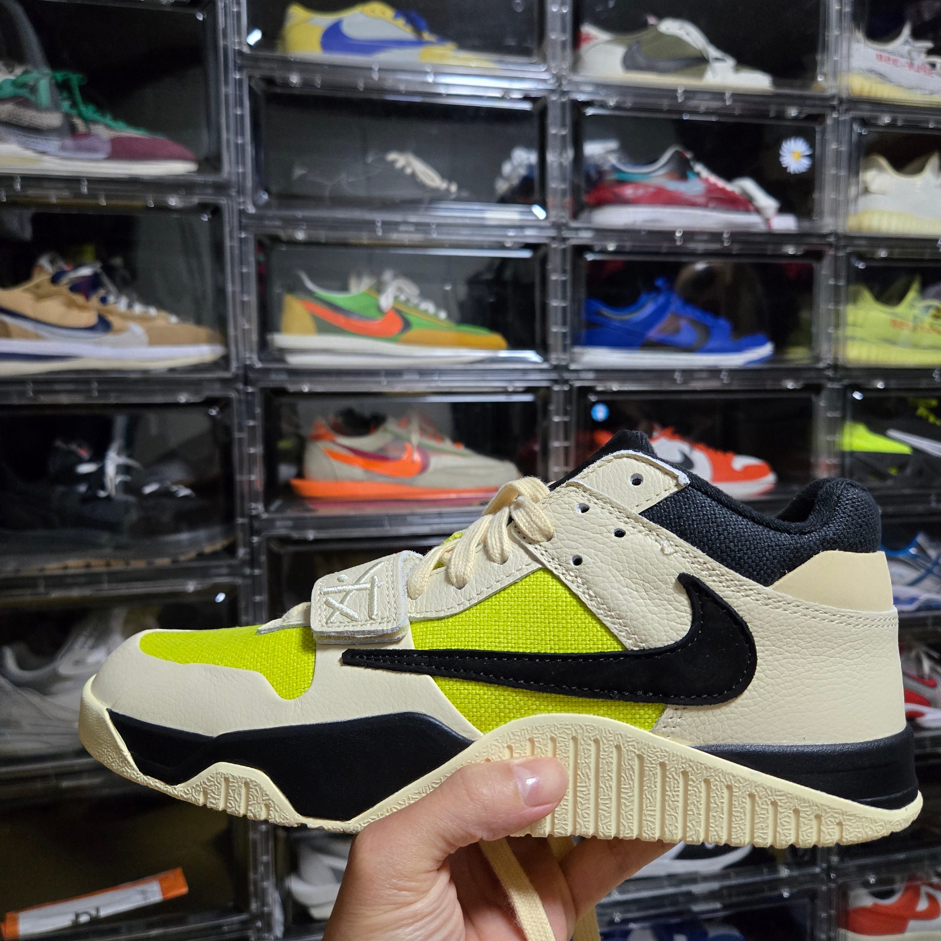 Jordan x Travis Scott Jumpman Jack TR Bright Cactus 착용 스타일 - 5