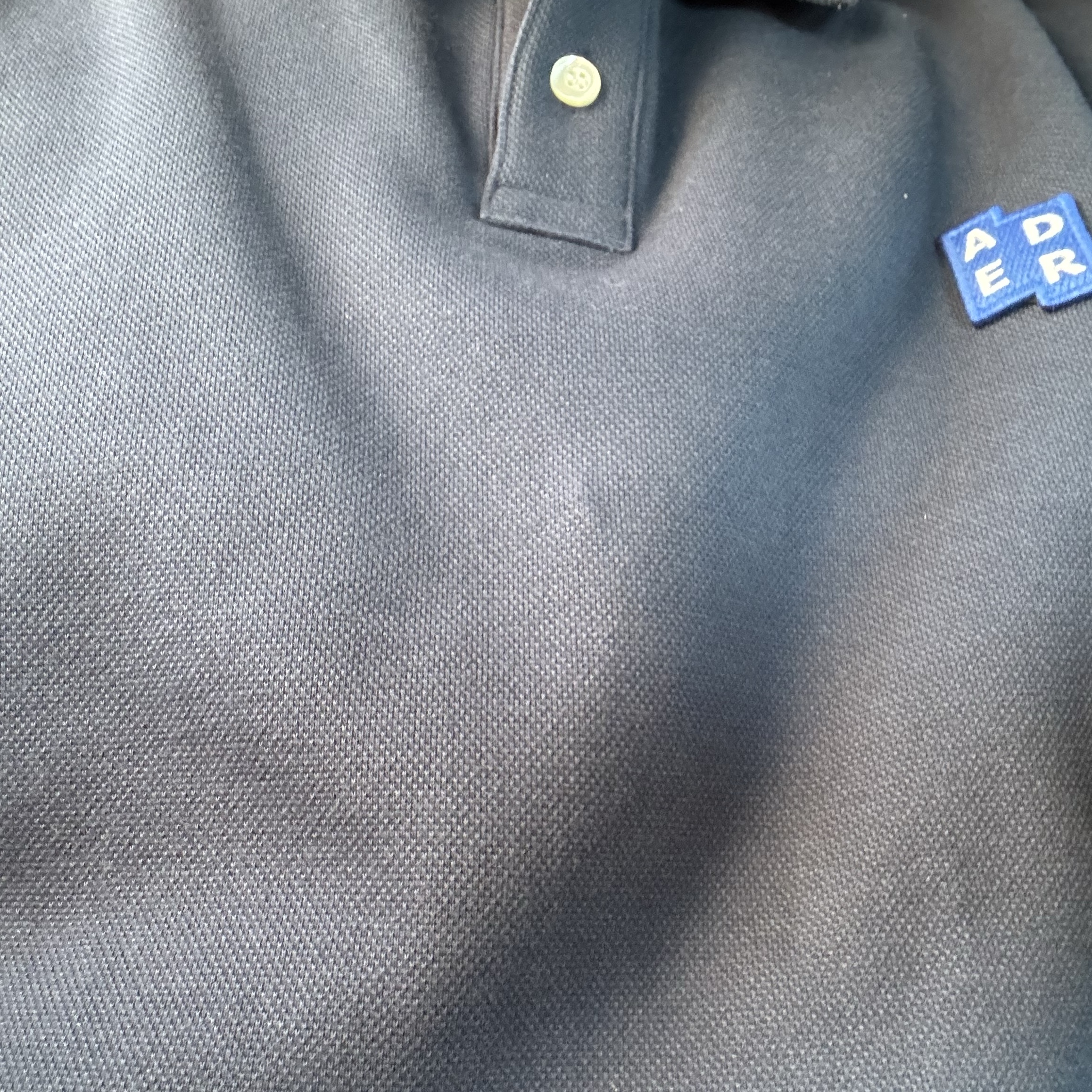 Ader Error Sig; TRS Tag Polo T-Shirt 01 Navy 착용 스타일