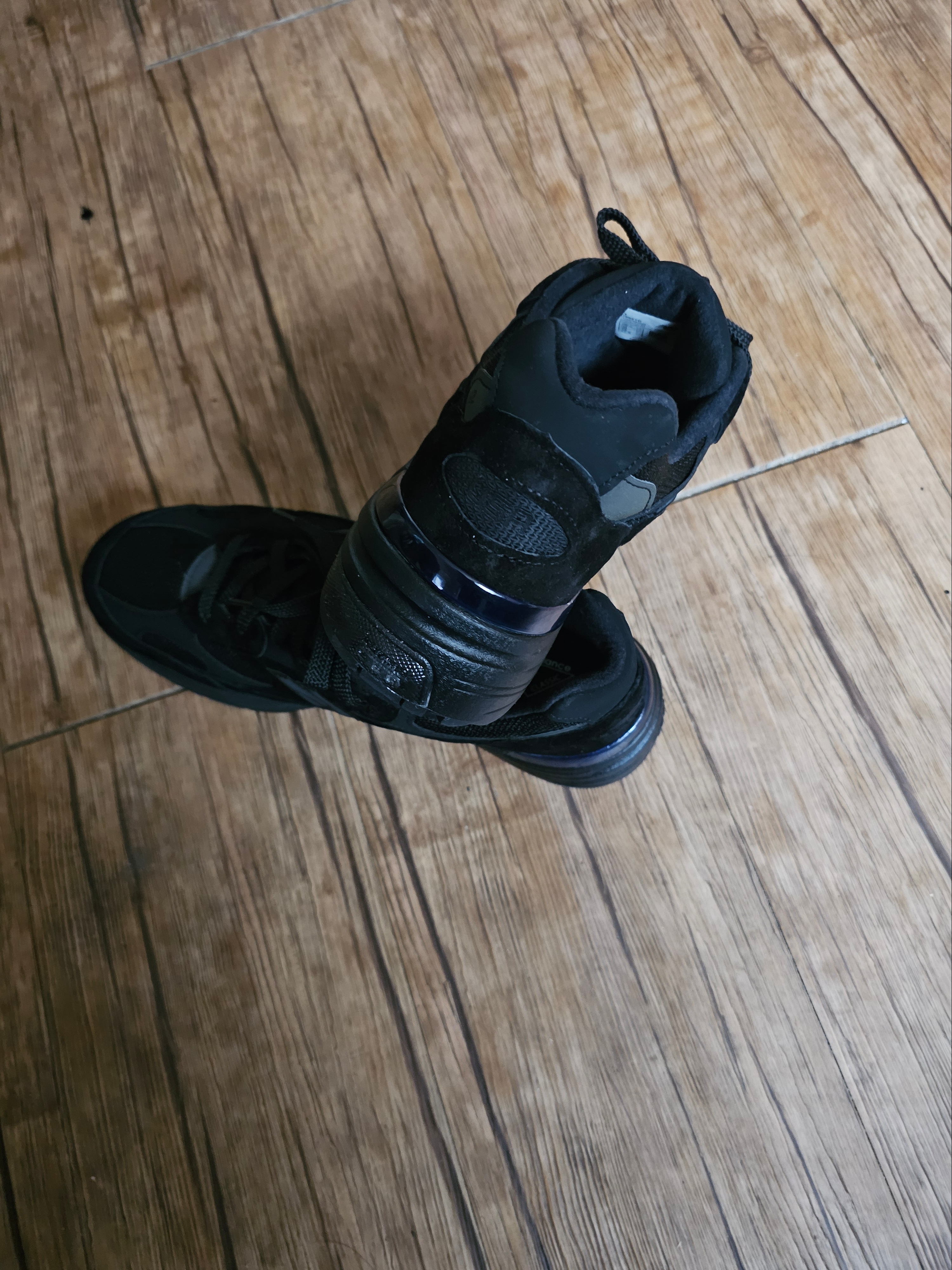 New Balance 992 Made in USA Core Black 착용 스타일 - 5
