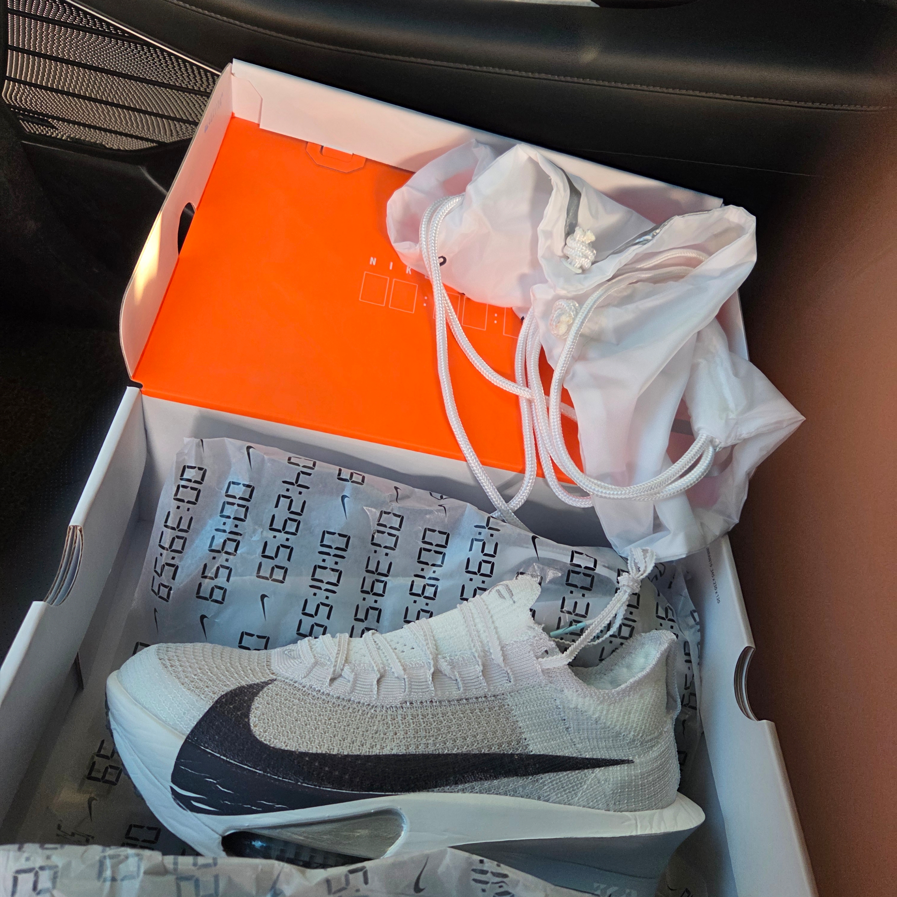Nike Air Zoom Alphafly Next% 3 White Pure Platinum 착용 스타일 - 2