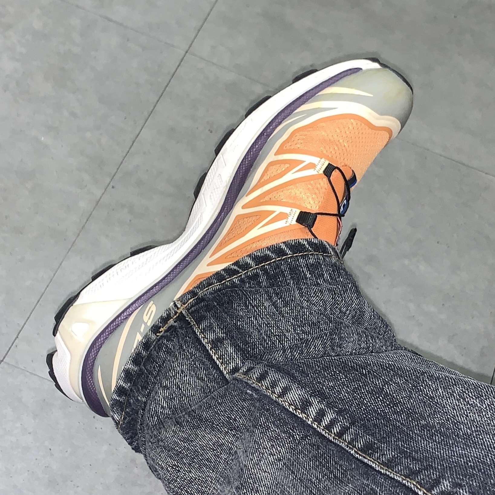Salomon XT-6 Apricot Buff 착용 스타일