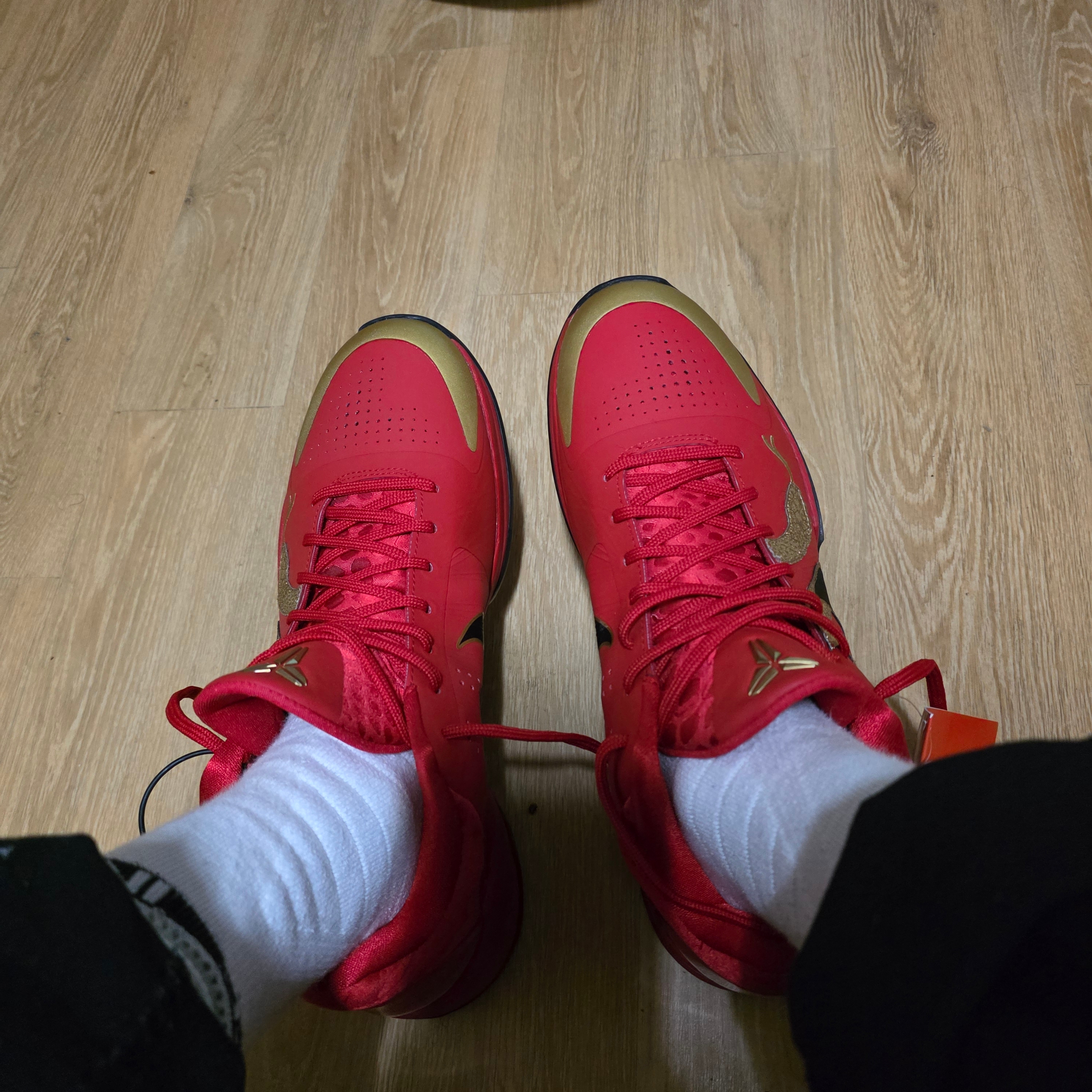 Nike Kobe 5 Protro Year of the Mamba University Red 착용 스타일 - 4