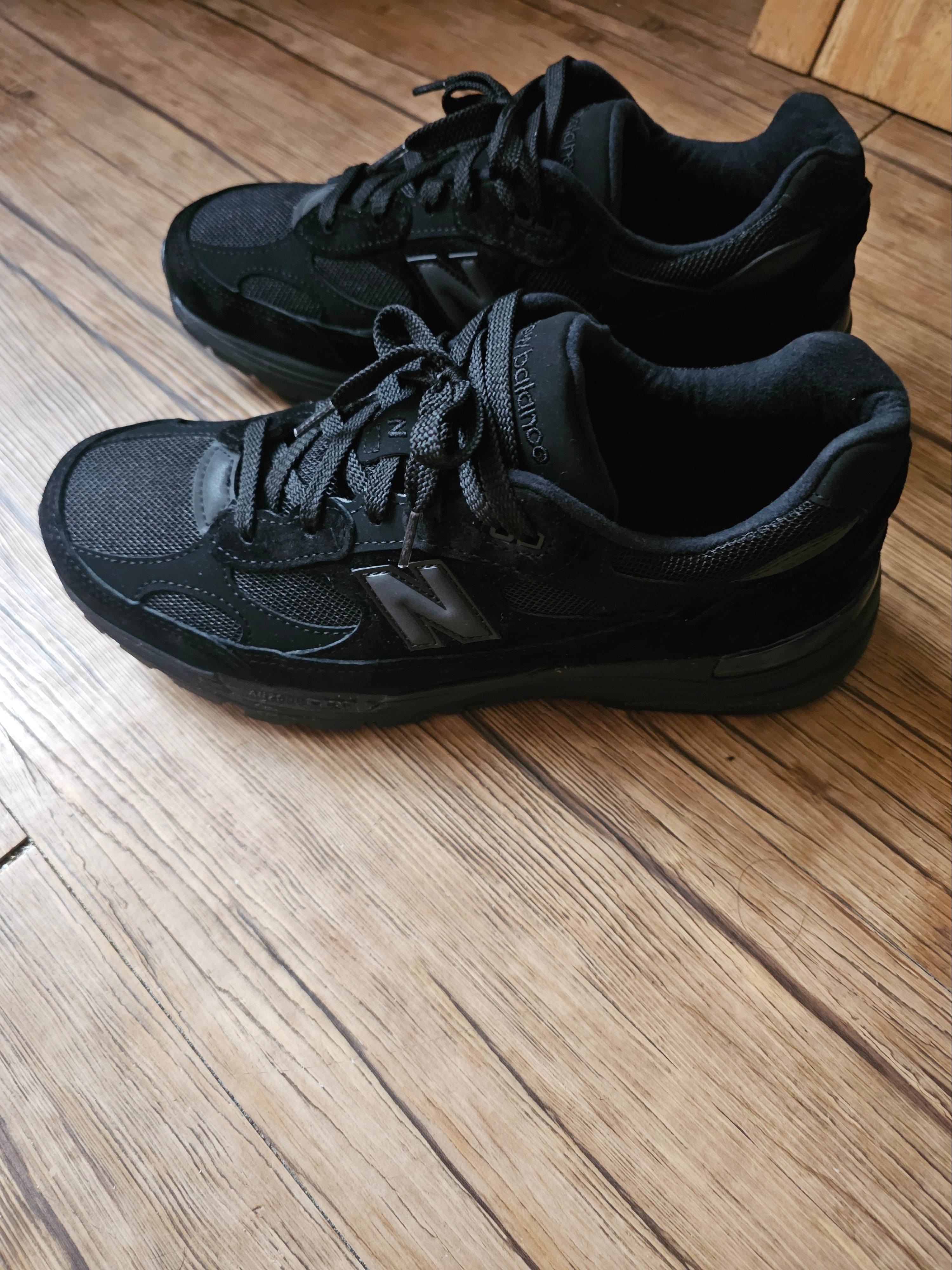 New Balance 992 Made in USA Core Black 착용 스타일 - 1