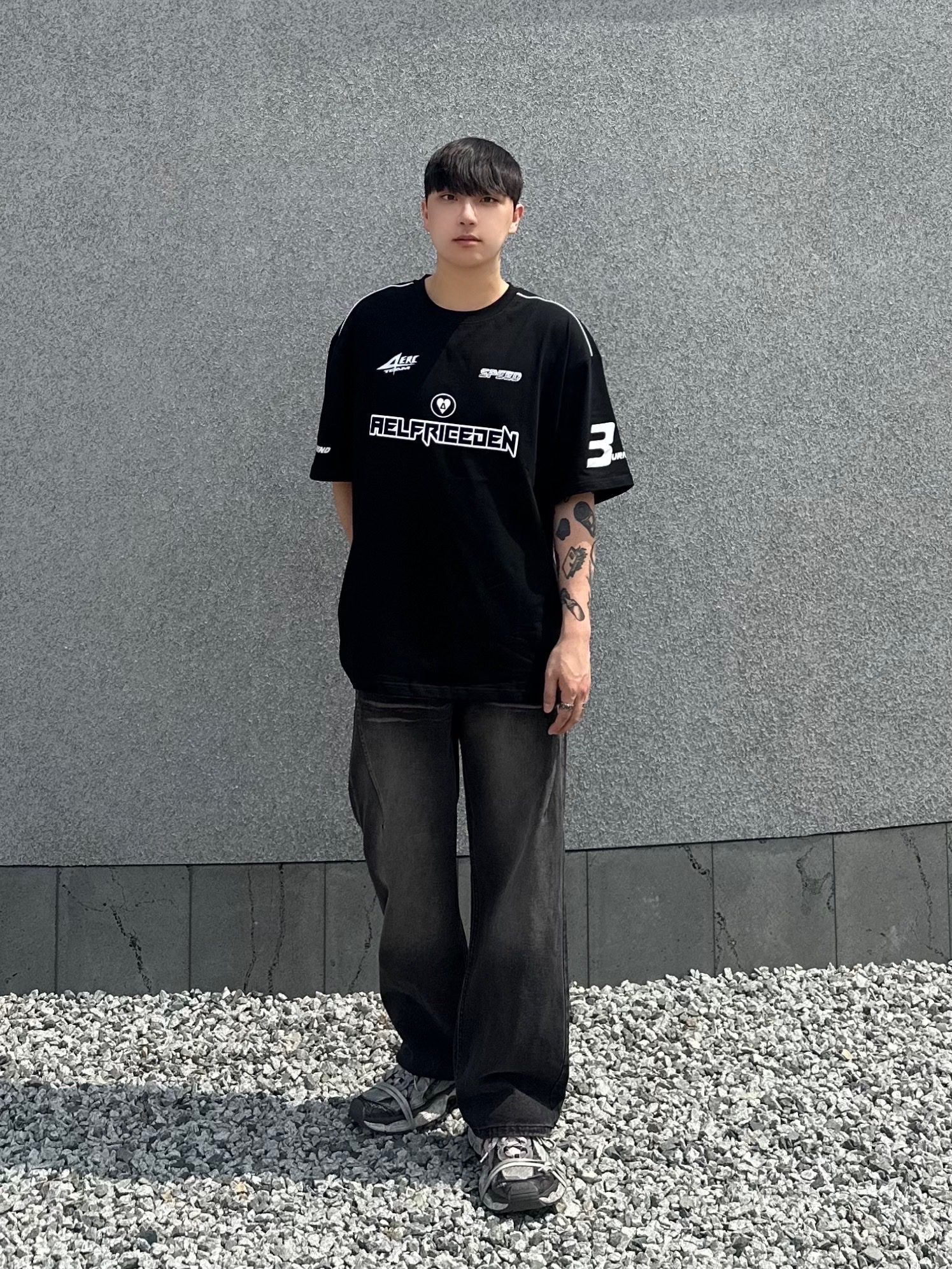 Balenciaga 3XL Sneakers Grey White Red 착용 스타일 - 1