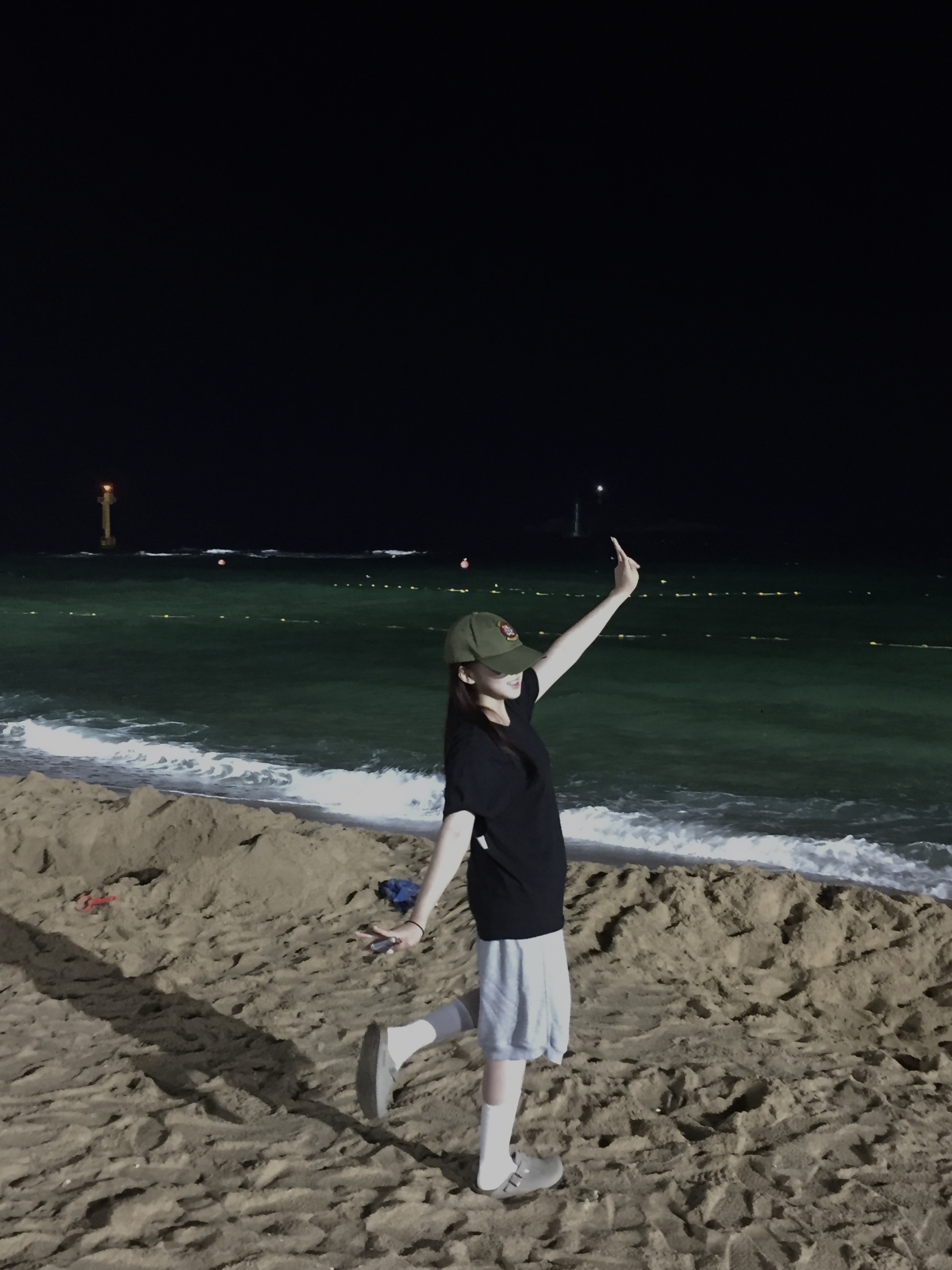 Sansan Gear Sweat Shorts Melange Grey - 24SS, Stussy x Martine Rose Collage Pigment Dyed T-Shirt Black 착용 스타일 - 1