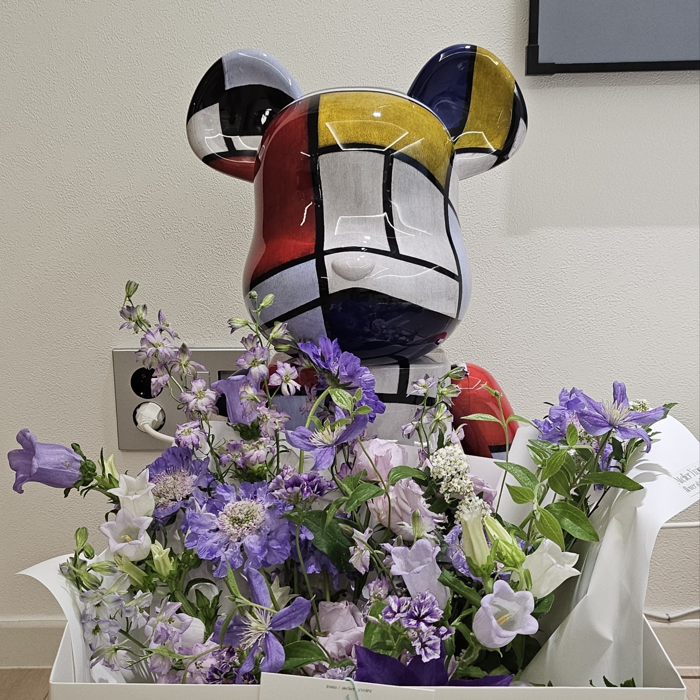 Bearbrick Piet Mondrian 1000％ 착용 스타일