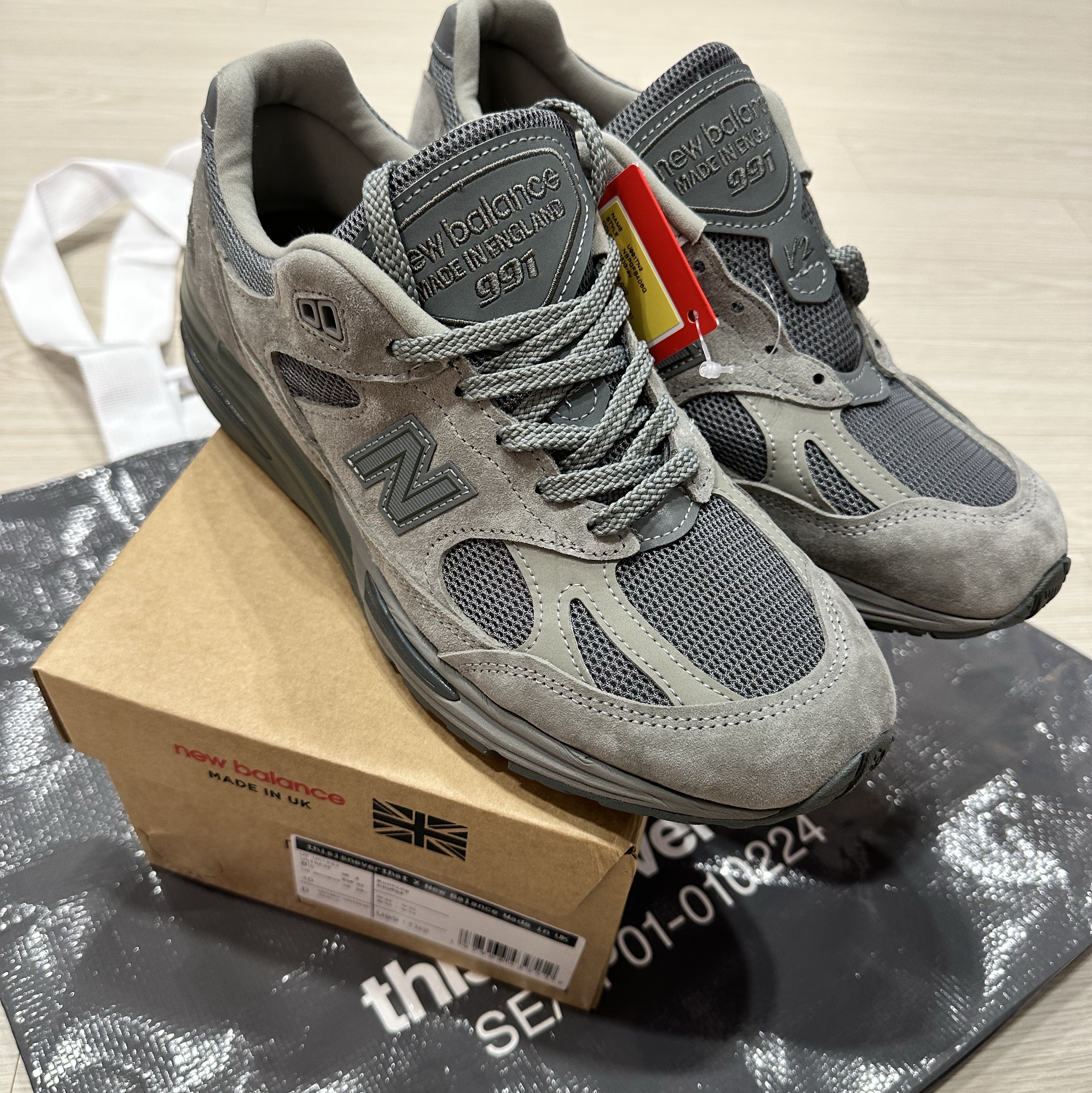 New Balance x Thisisneverthat 991v2 Made in UK Grey 착용 스타일