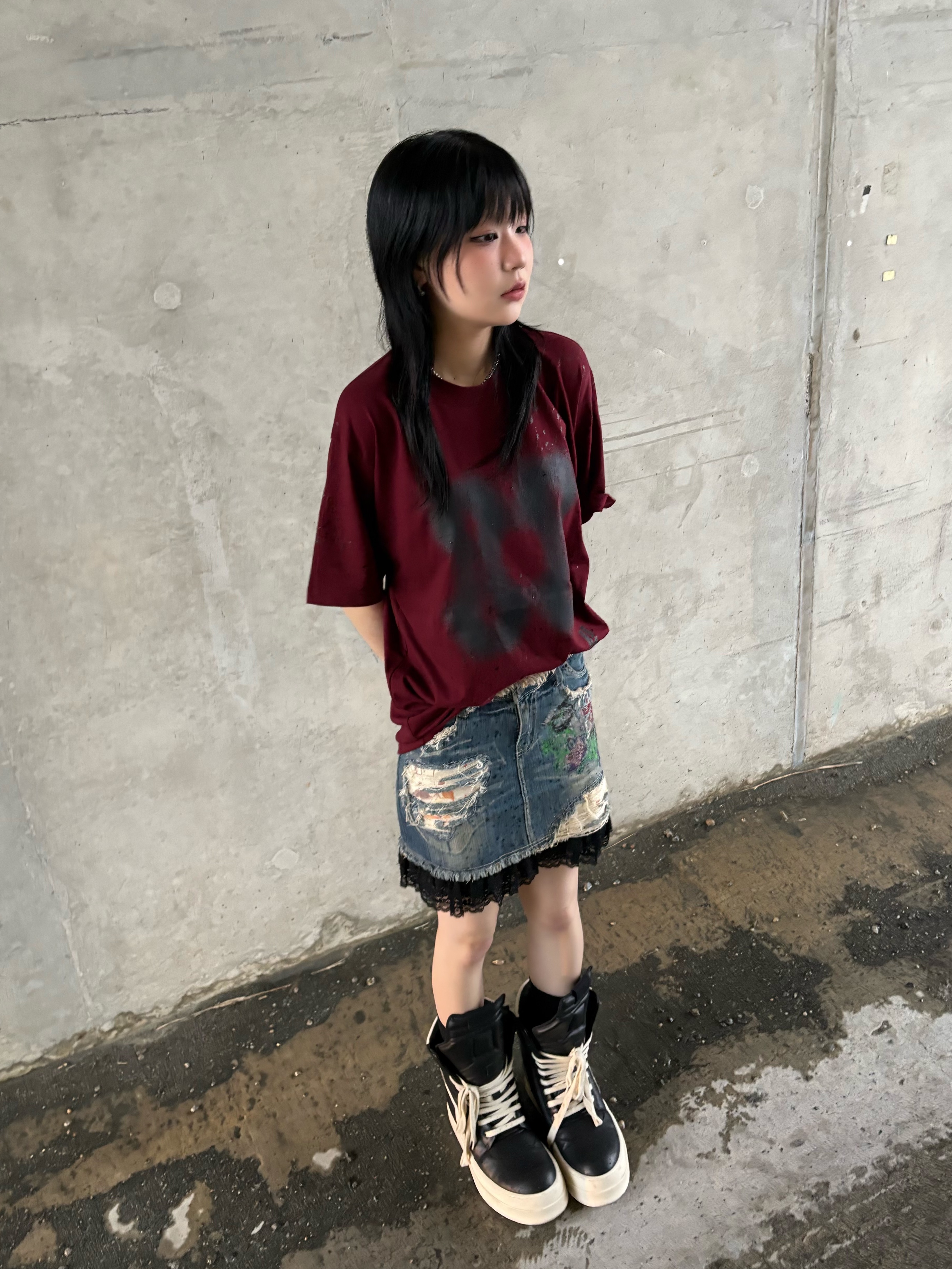 Rick Owens Hollywood Mega Bumper Geobasket in Full Grain Calf Leather Black Milk 착용 스타일 - 3