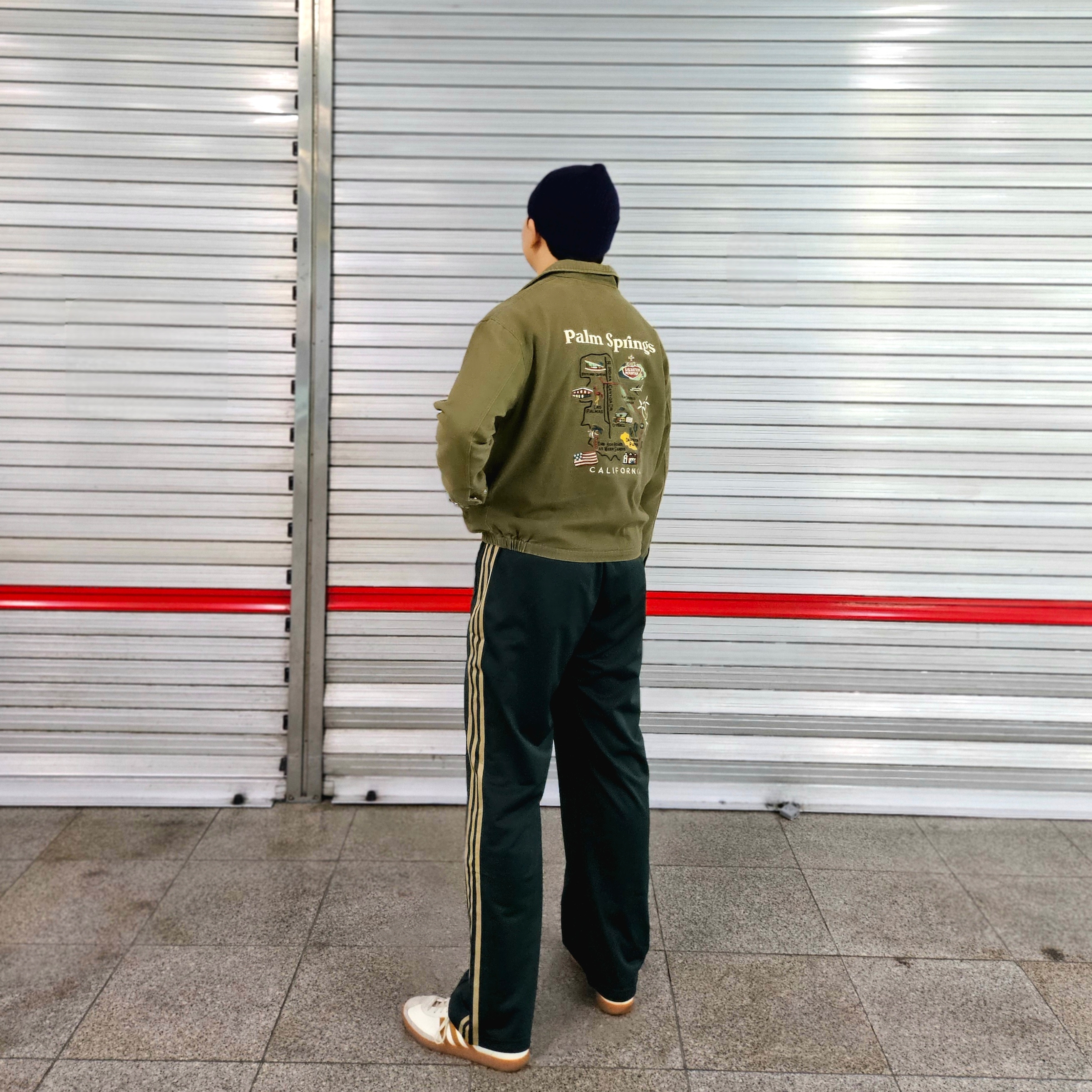 Adidas City Series Triest Cream White, Drake's Wool Cable Knit Cap Navy 착용 스타일 - 6