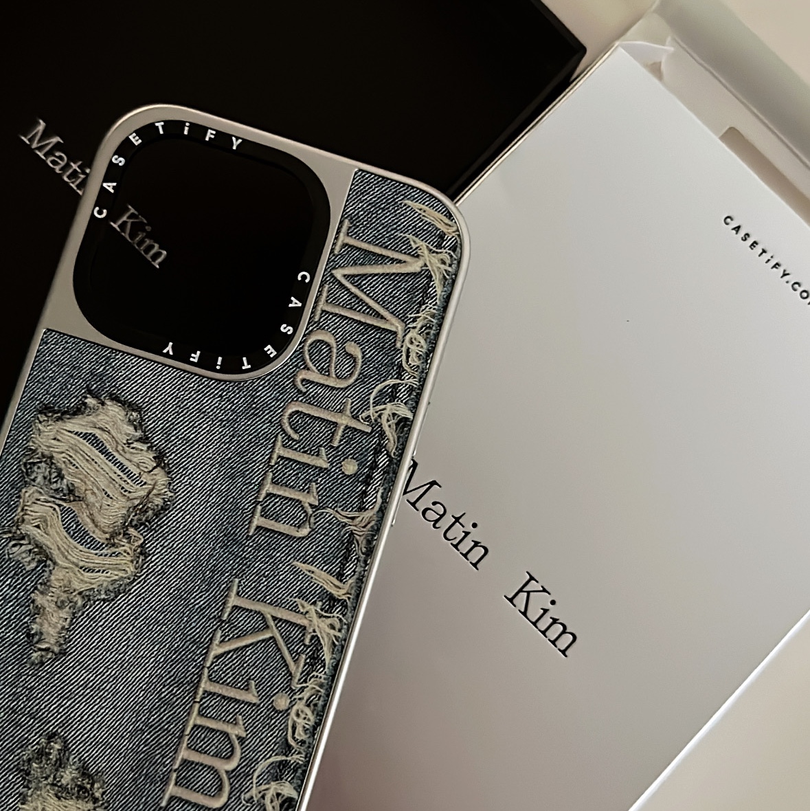 Casetify x Matin Kim iPhone Destroyed Denim Magsafe Mirror Case Silver 착용 스타일