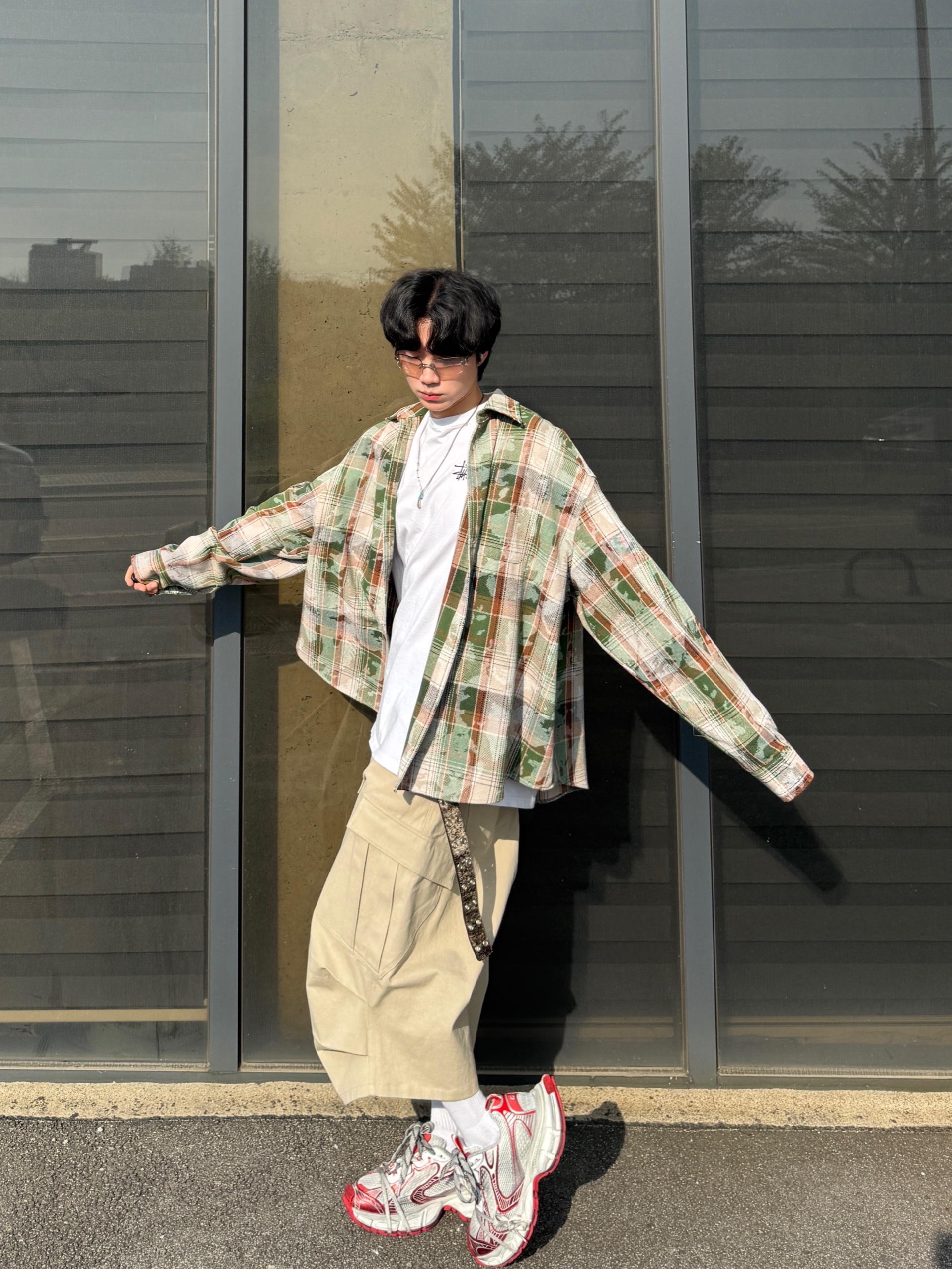 Balenciaga 3XL Sneakers White Red, MJD Oversized Check Shirt Vintage Green 착용 스타일 - 8
