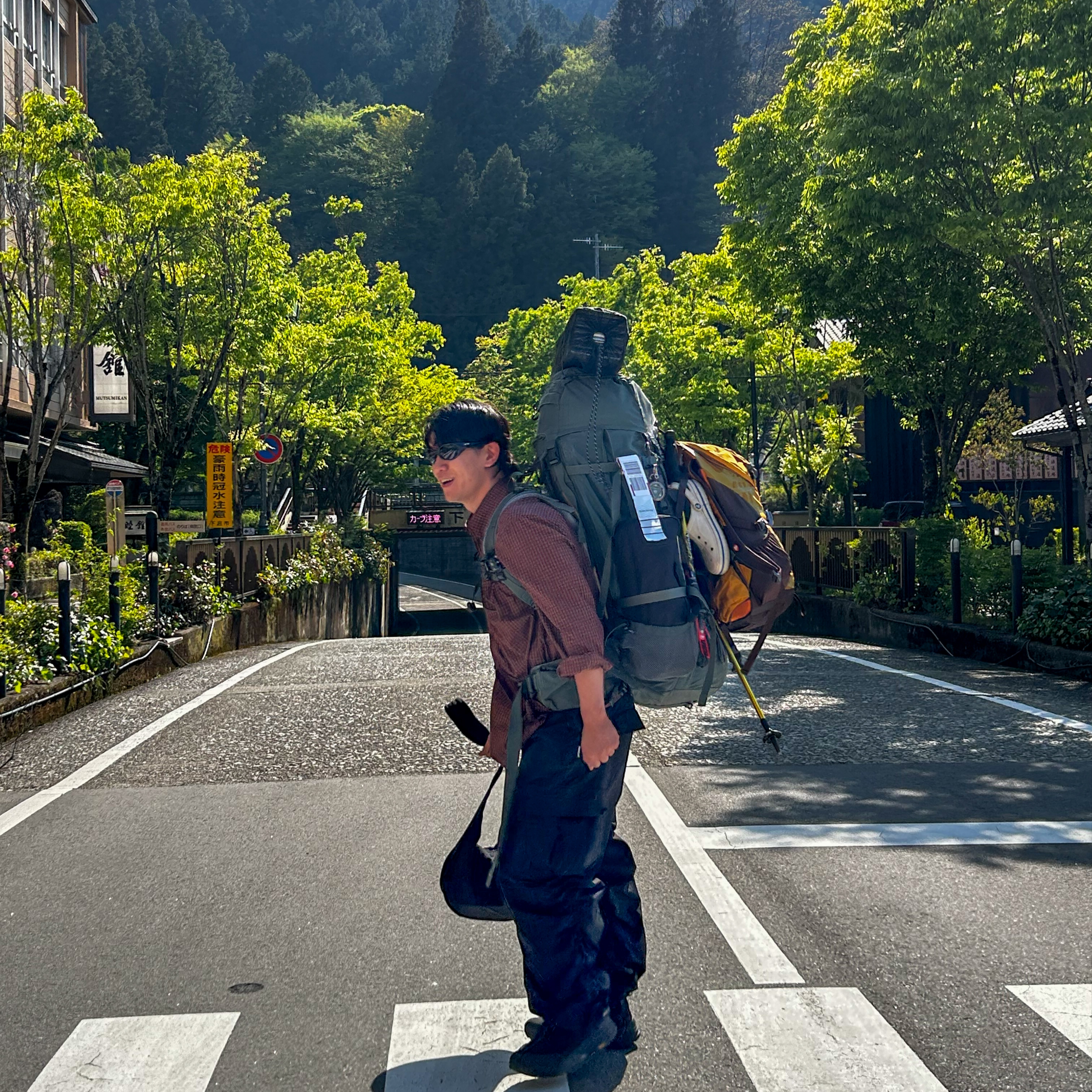 Nike ACG Smith Summit Cargo Pants Black Anthracite - Asia, Fjallraven Kajka 75 Forest Green 착용 스타일 - 2