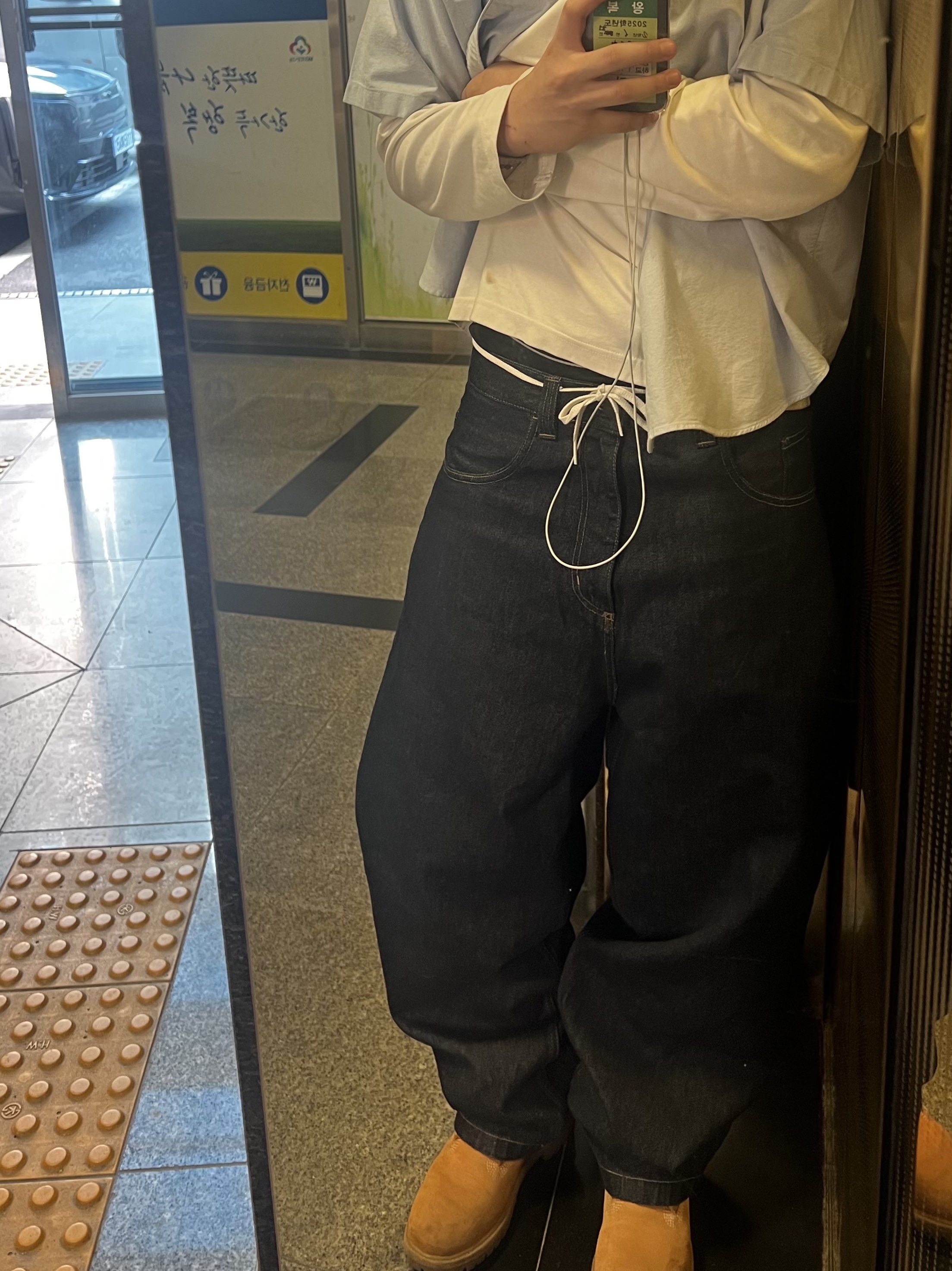 Carhartt WIP Brandon Pants Blue Rinsed, Timberland Premium 6 inch Waterproof Boot Wheat Nubuck - Wide 착용 스타일 - 1