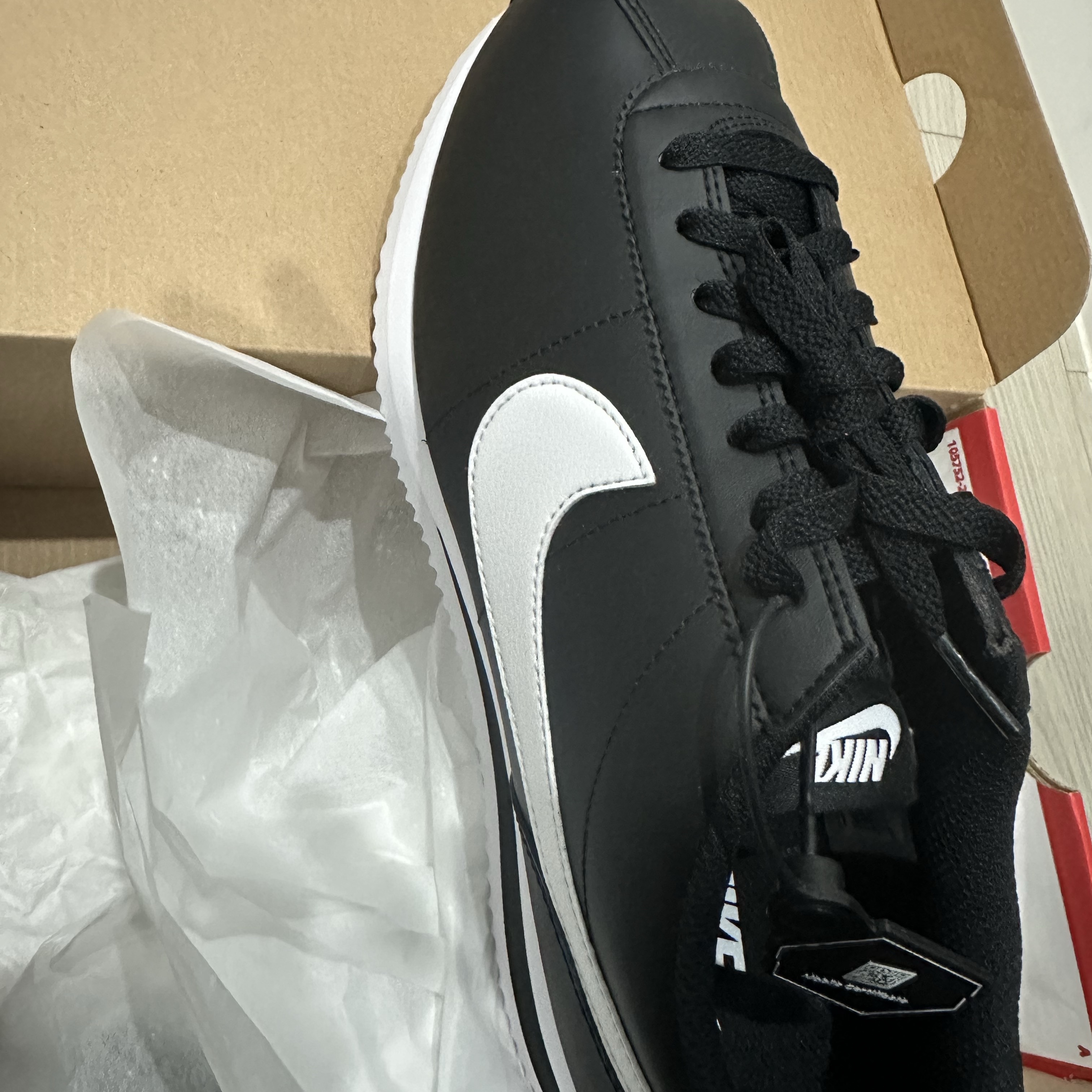 Nike Cortez Black White 착용 스타일