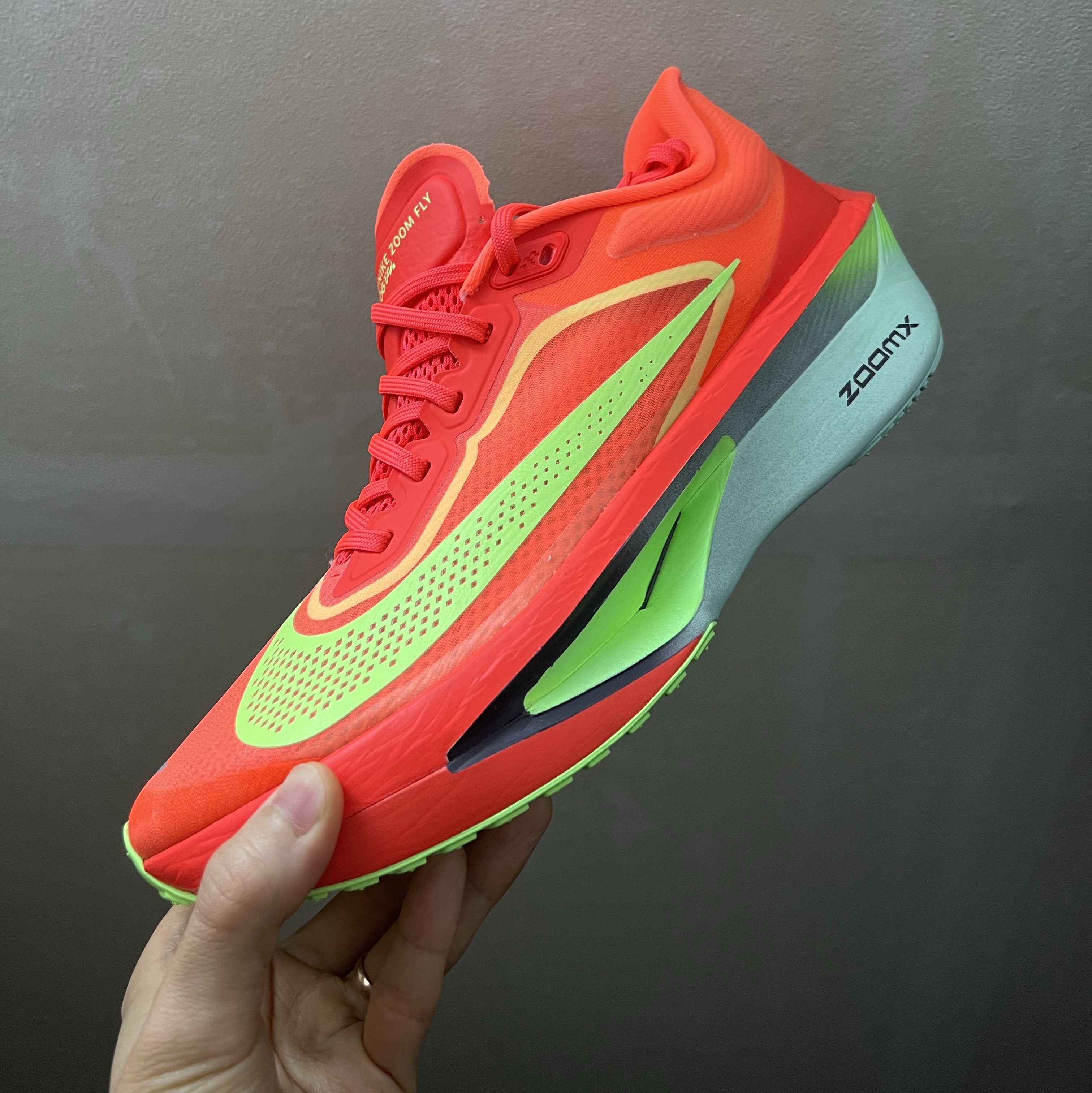 Nike Zoom Fly 6 Bright Crimson Lime Blast 착용 스타일