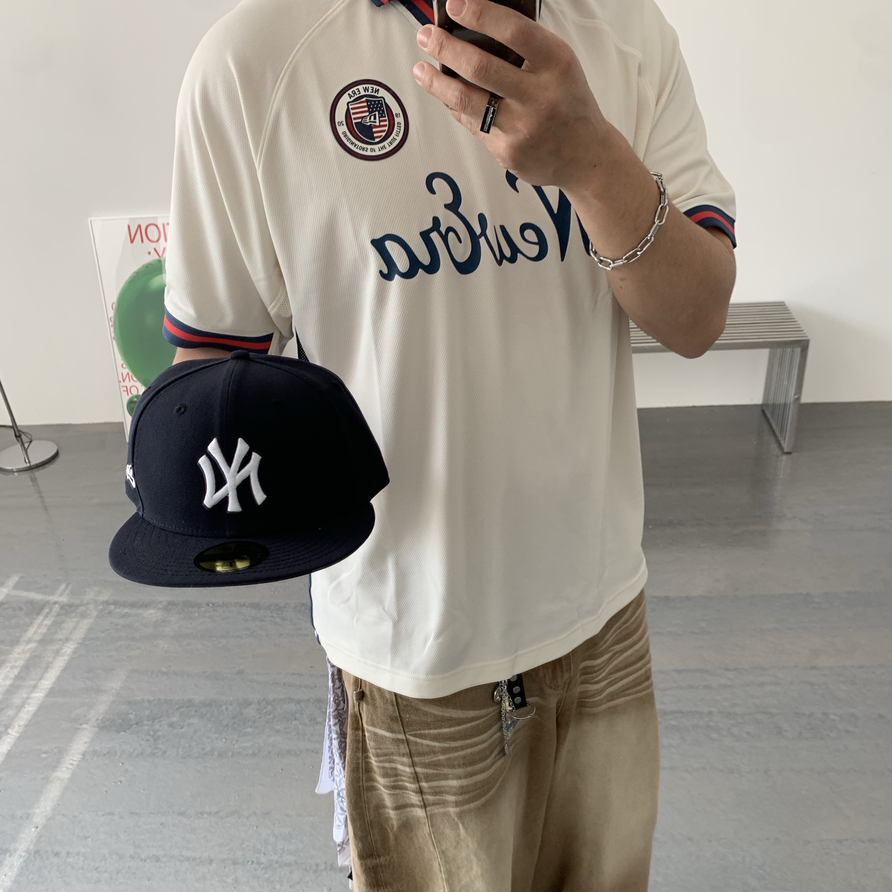 Dr. Martens Ramsey Suede Kiltie Buckle Creepers Savannah Tan, New Era 59Fifty MLB Authentic New York Yankees Game Navy 착용 스타일 - 2