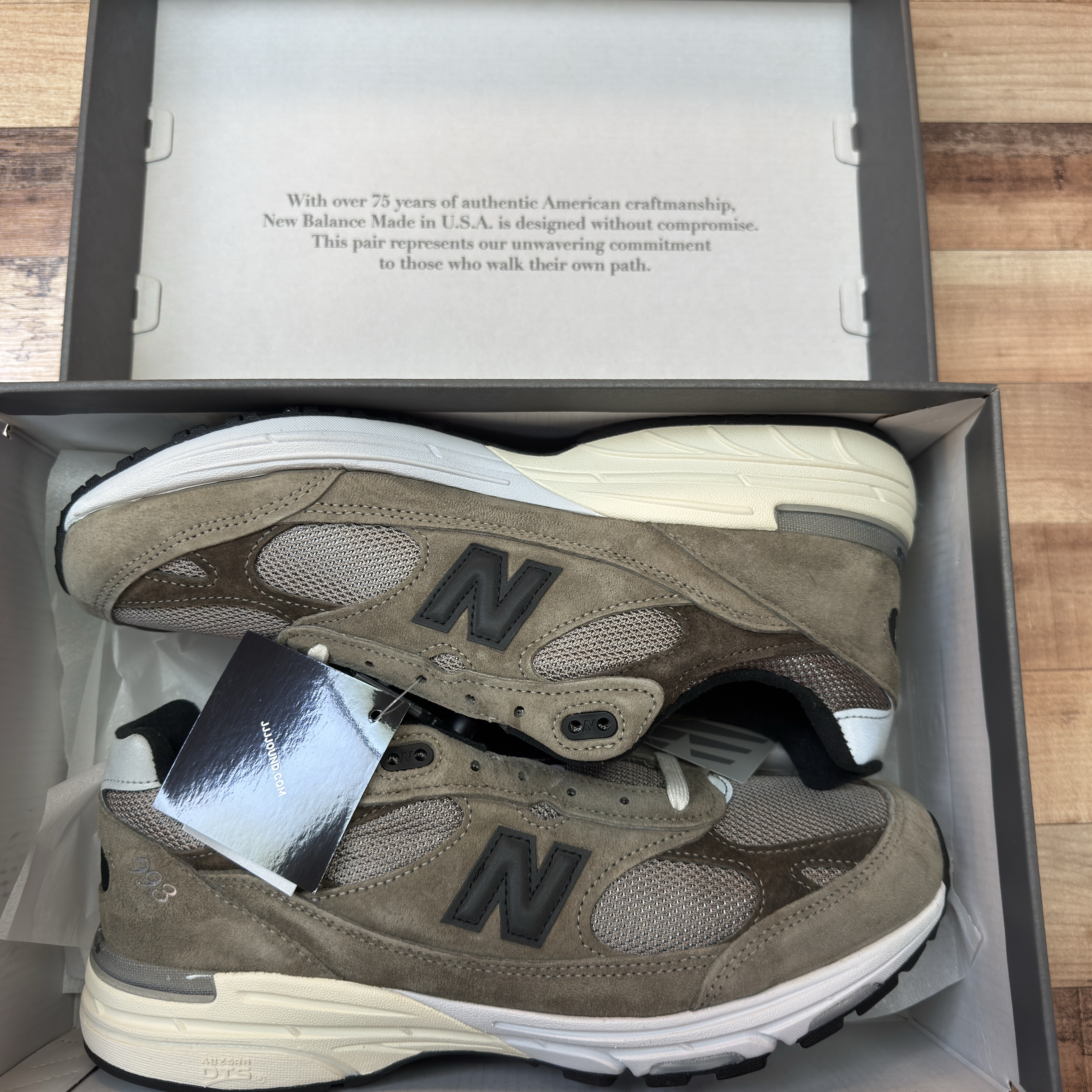 New Balance x JJJJound 993 Made in USA Mushroom White 착용 스타일 - 4