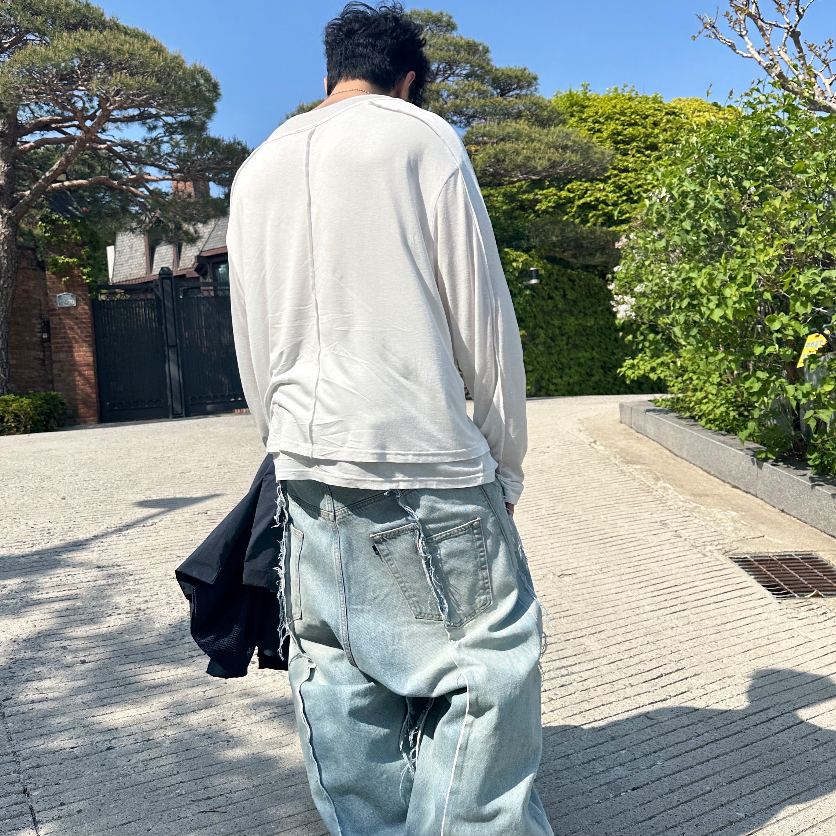 Balenciaga Cargo Sneakers Beige Grey Red, Project G/R Upcyling Denim Pants Blue 착용 스타일 - 1