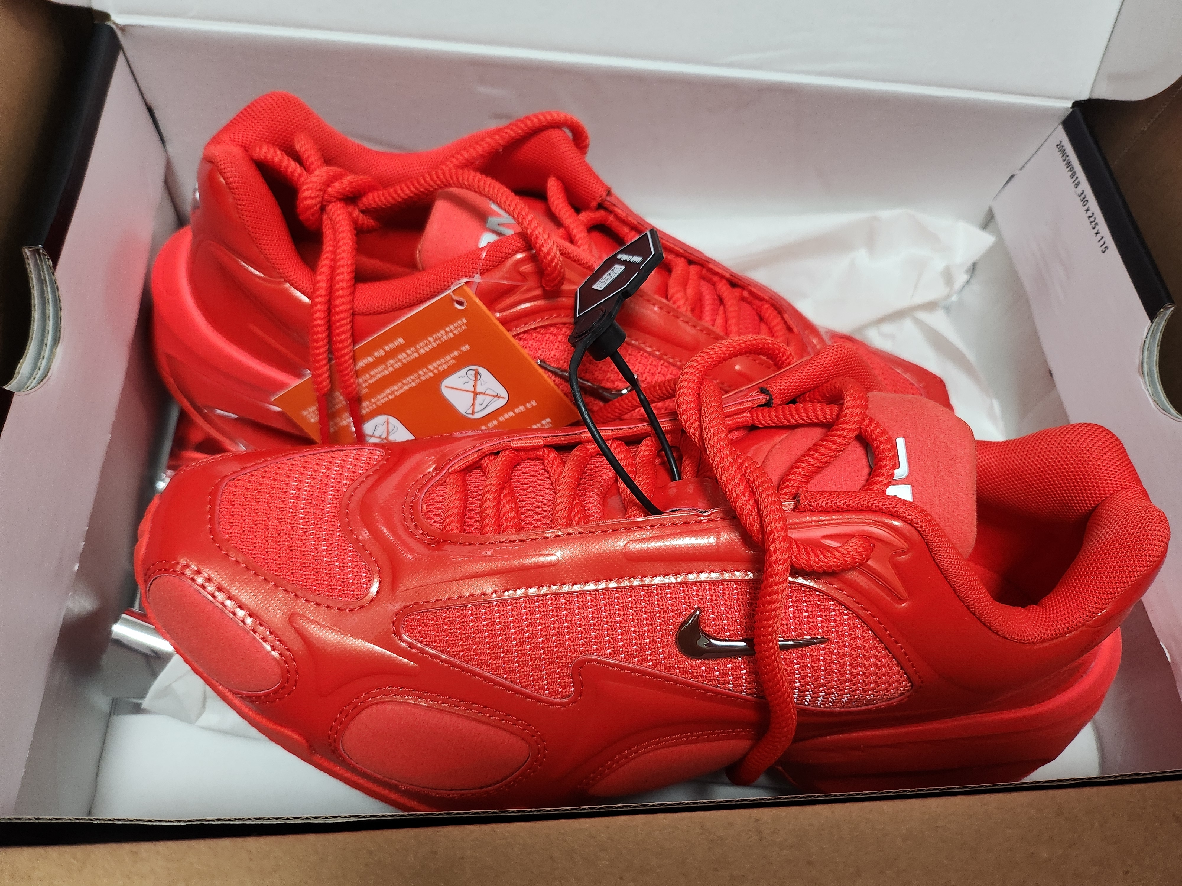(W) Nike Air Max Muse Habanero Red and Metallic Silver, (W) Nike Dunk Low Vintage Green 착용 스타일 - 1