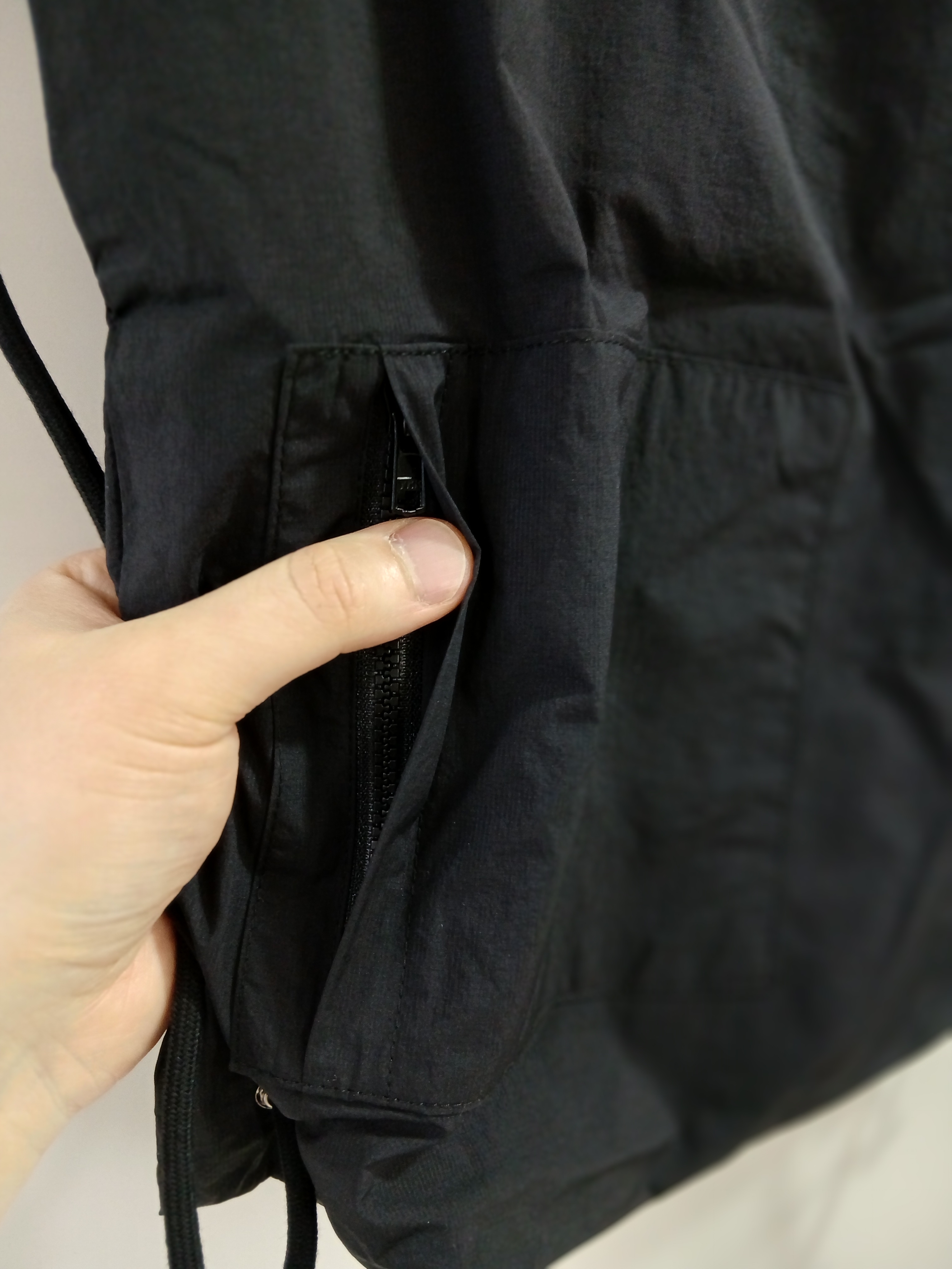 IAB Studio Wind Jacket Pack Black Silver 착용 스타일 - 7