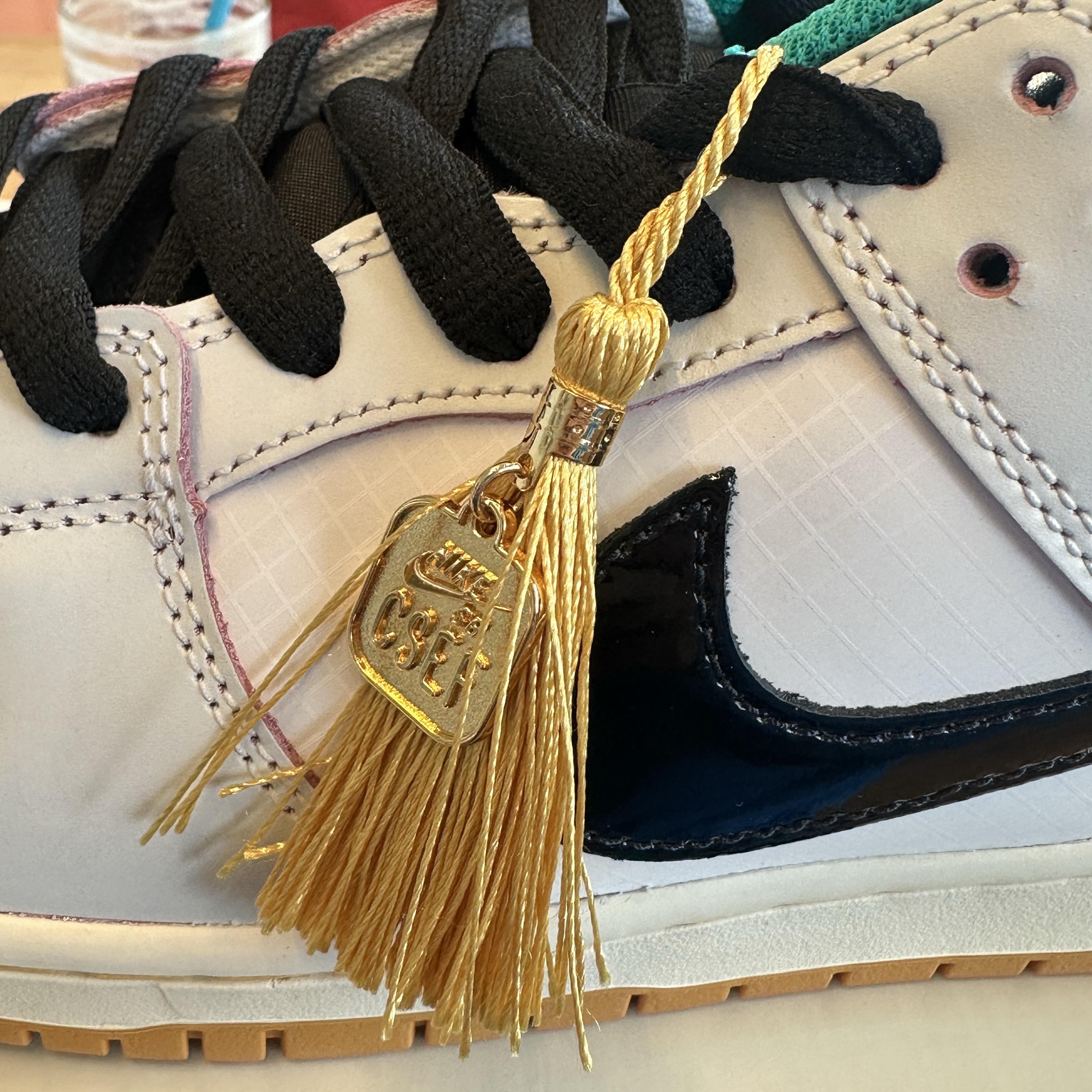 Nike x CSEF SB Dunk Low Pro White and Black 착용 스타일 - 2