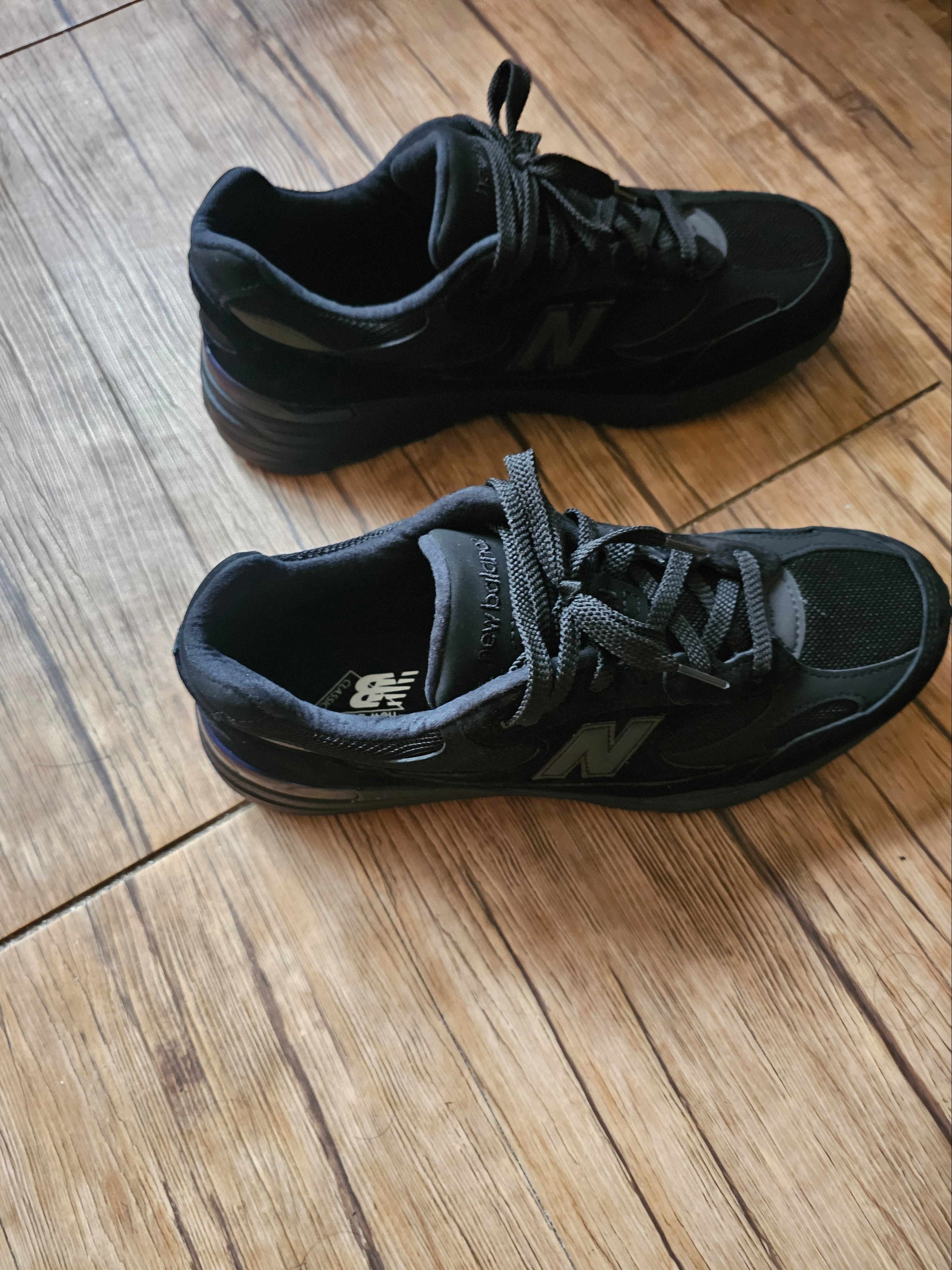 New Balance 992 Made in USA Core Black 착용 스타일 - 3