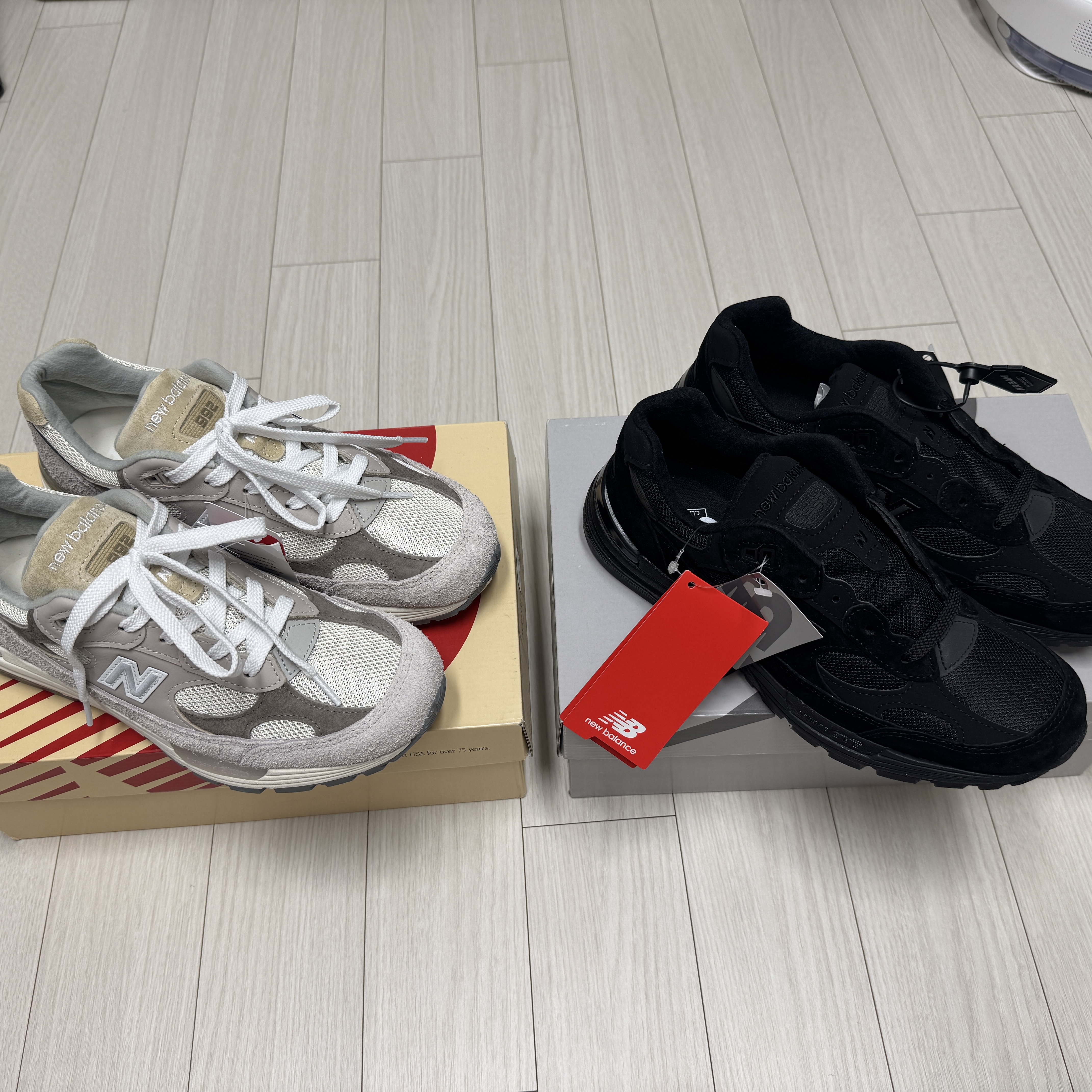 New Balance 992 Made in USA Core Black 착용 스타일 - 2