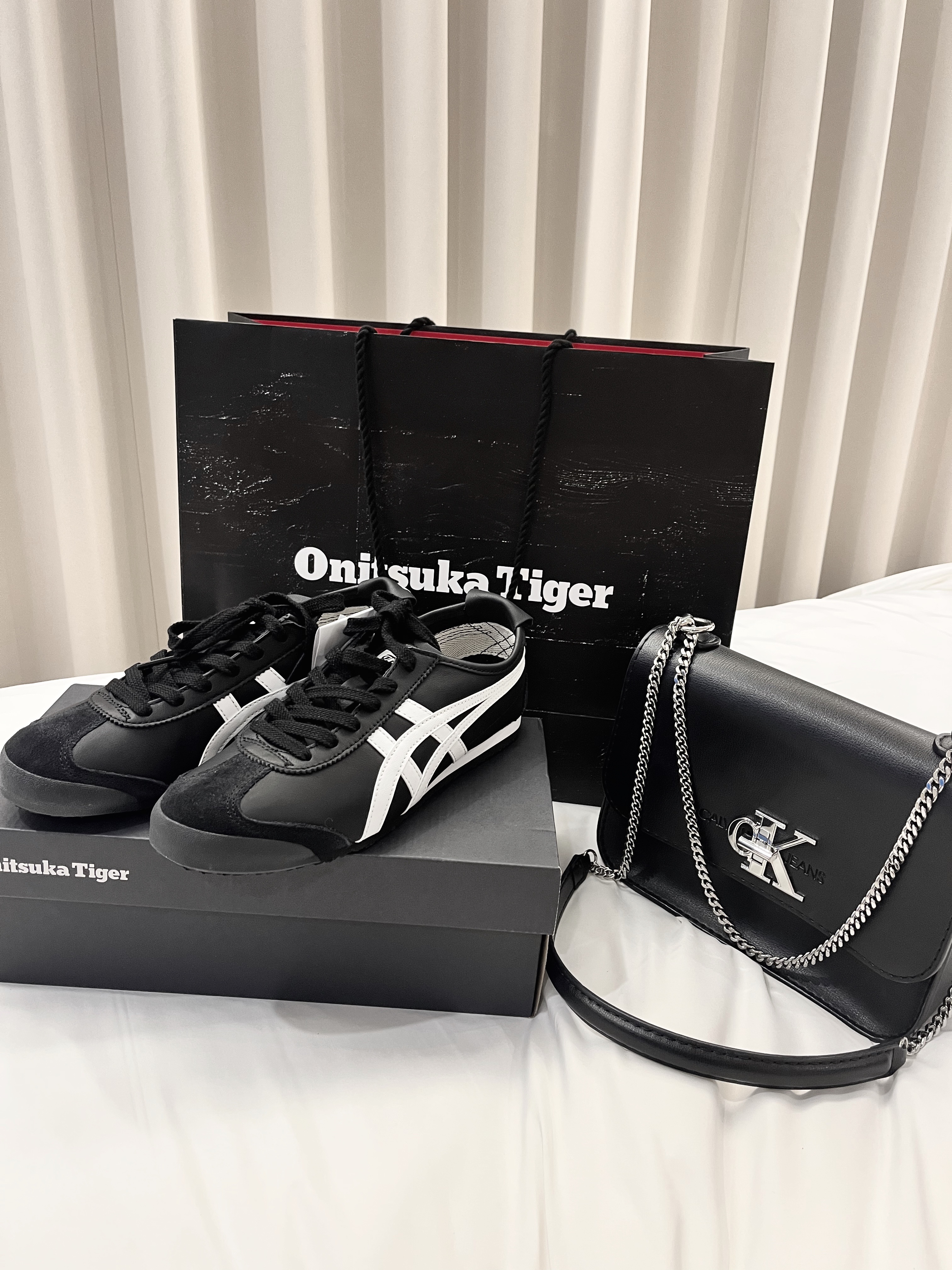Onitsuka Tiger Mexico 66 Black White 착용 스타일 - 1