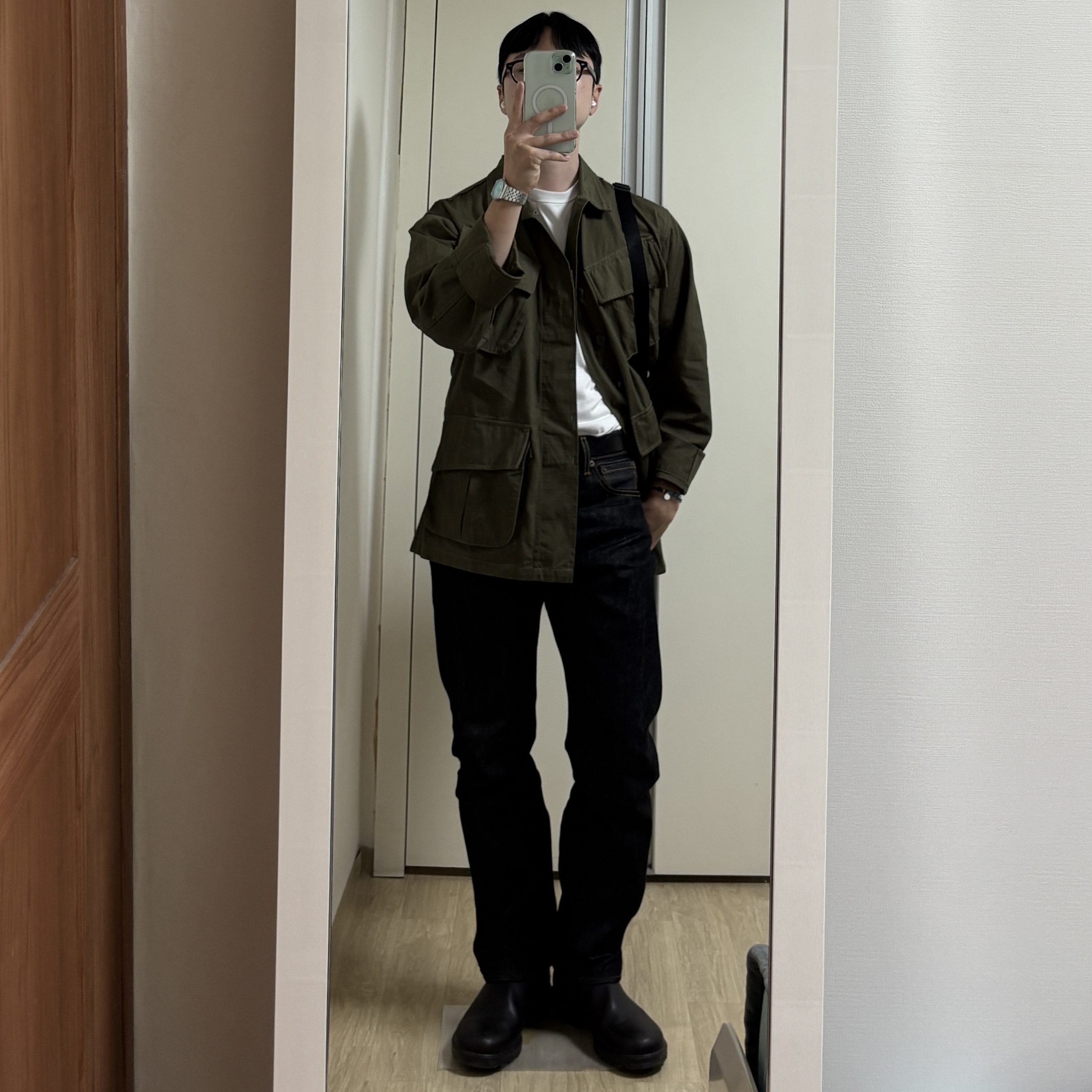 BLUNDSTONE Originals 500 Chelsea Boots Stout Brown 착용 스타일 - 1