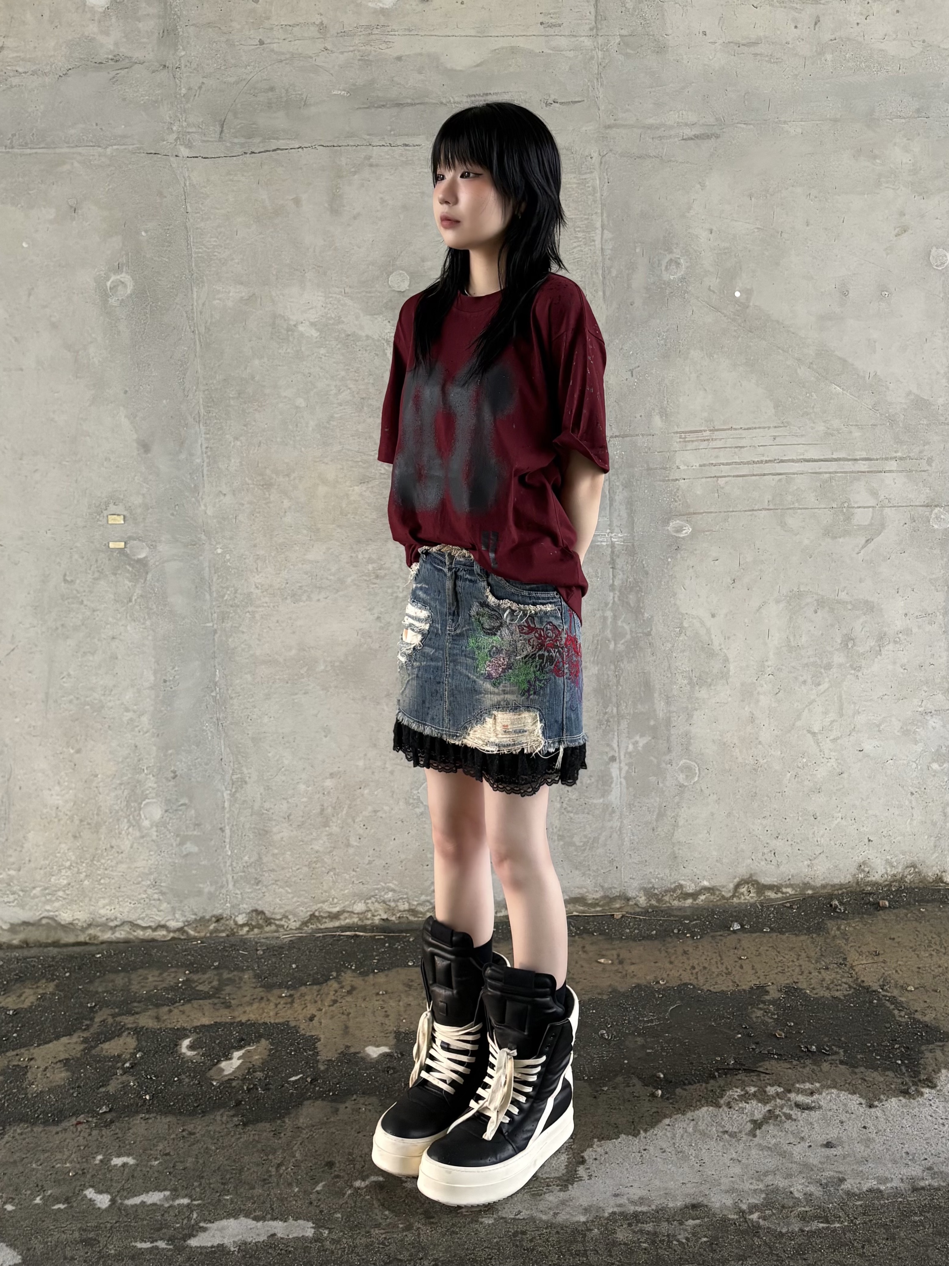 Rick Owens Hollywood Mega Bumper Geobasket in Full Grain Calf Leather Black Milk 착용 스타일 - 1