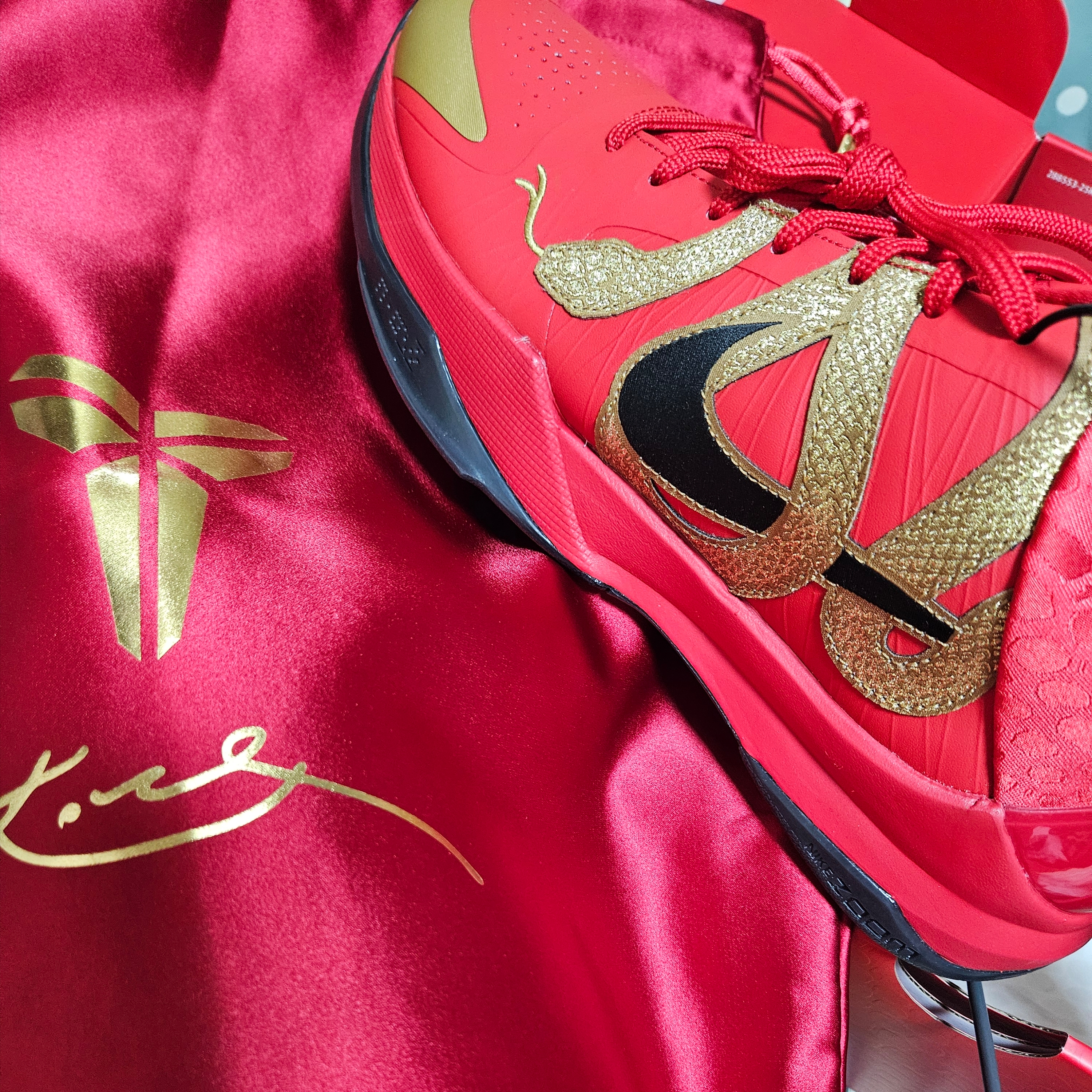 Nike Kobe 5 Protro Year of the Mamba University Red 착용 스타일