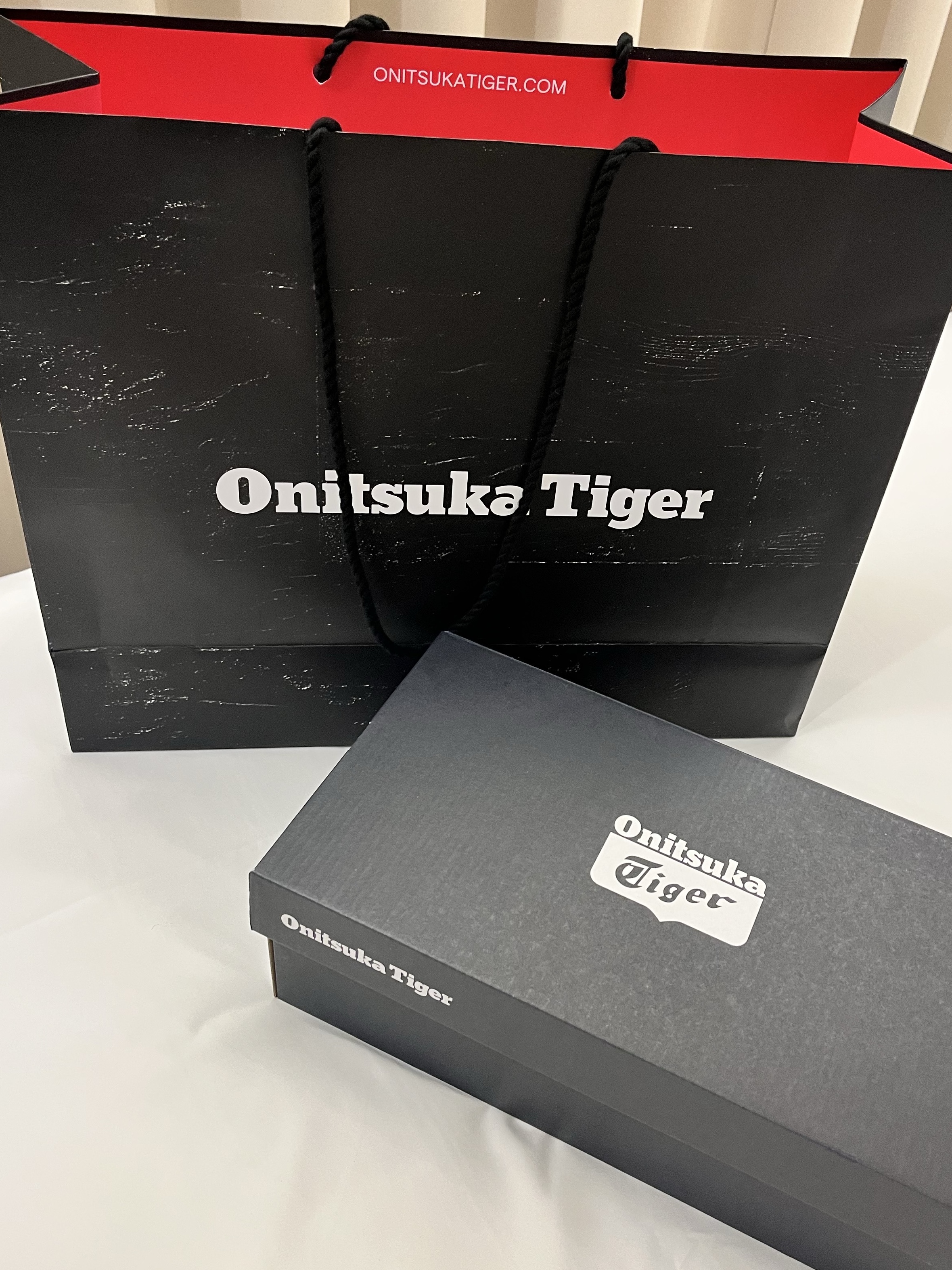 Onitsuka Tiger Mexico 66 Black White 착용 스타일 - 3
