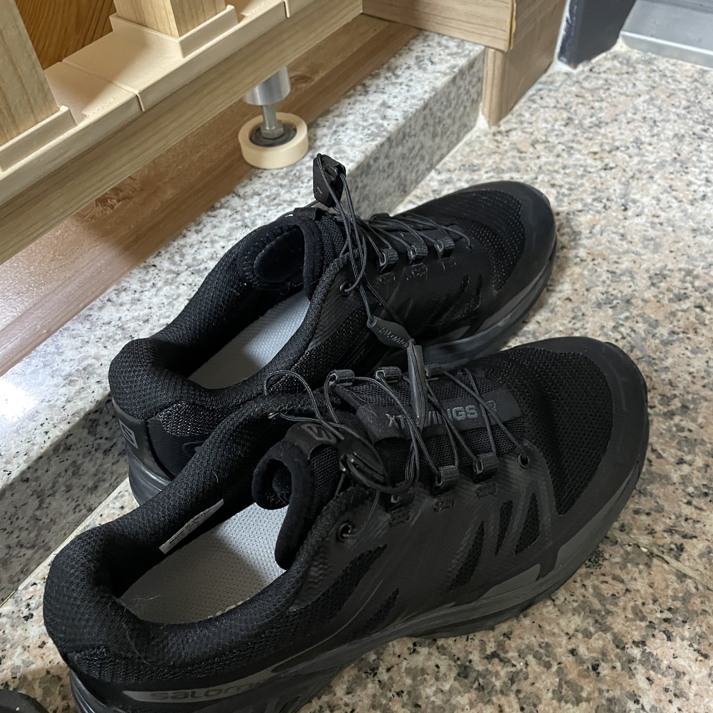 Salomon XT-Wings 2 ADV Black 착용 스타일