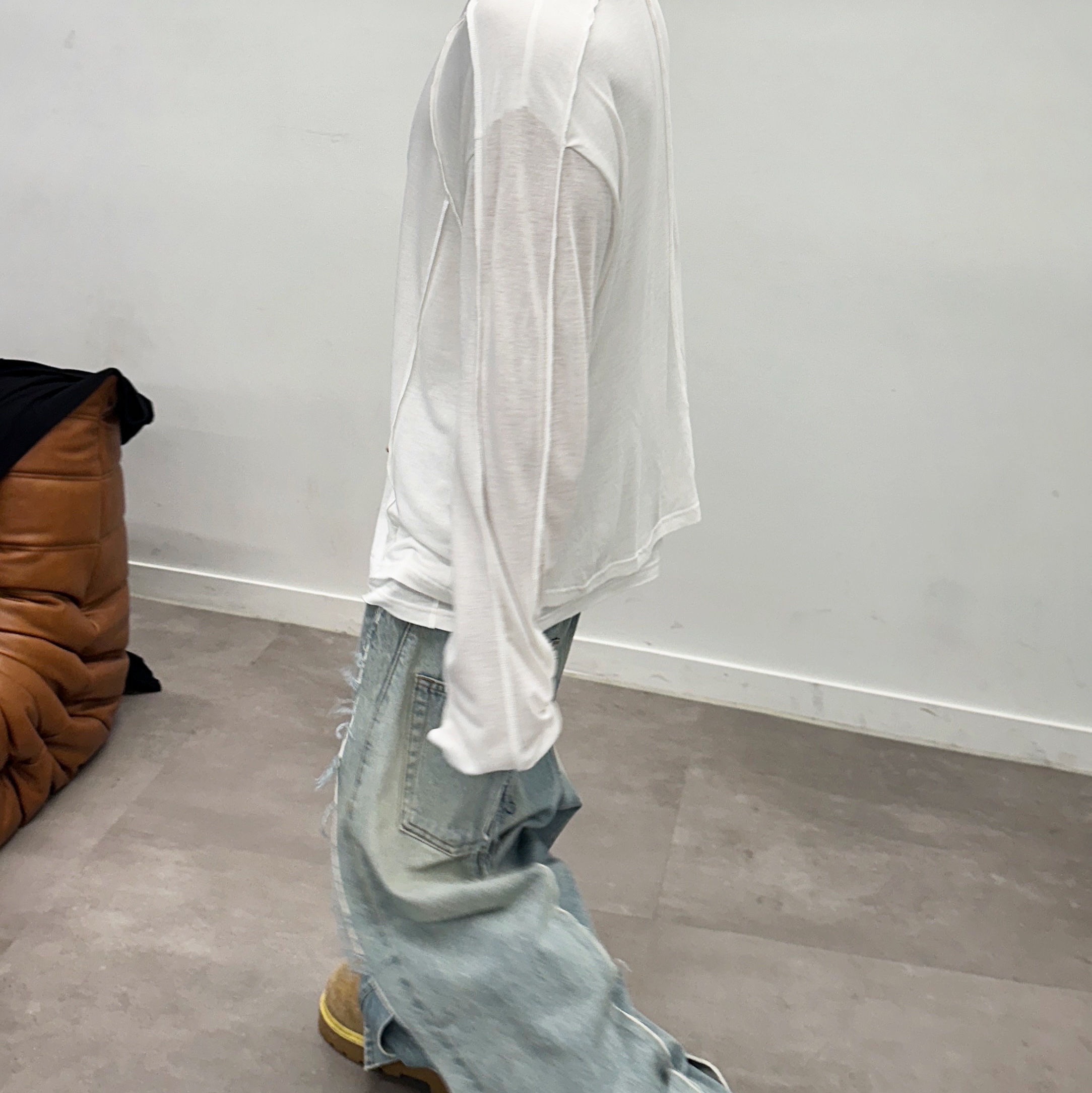 Balenciaga Cargo Sneakers Beige Grey Red, Project G/R Upcyling Denim Pants Blue 착용 스타일 - 3